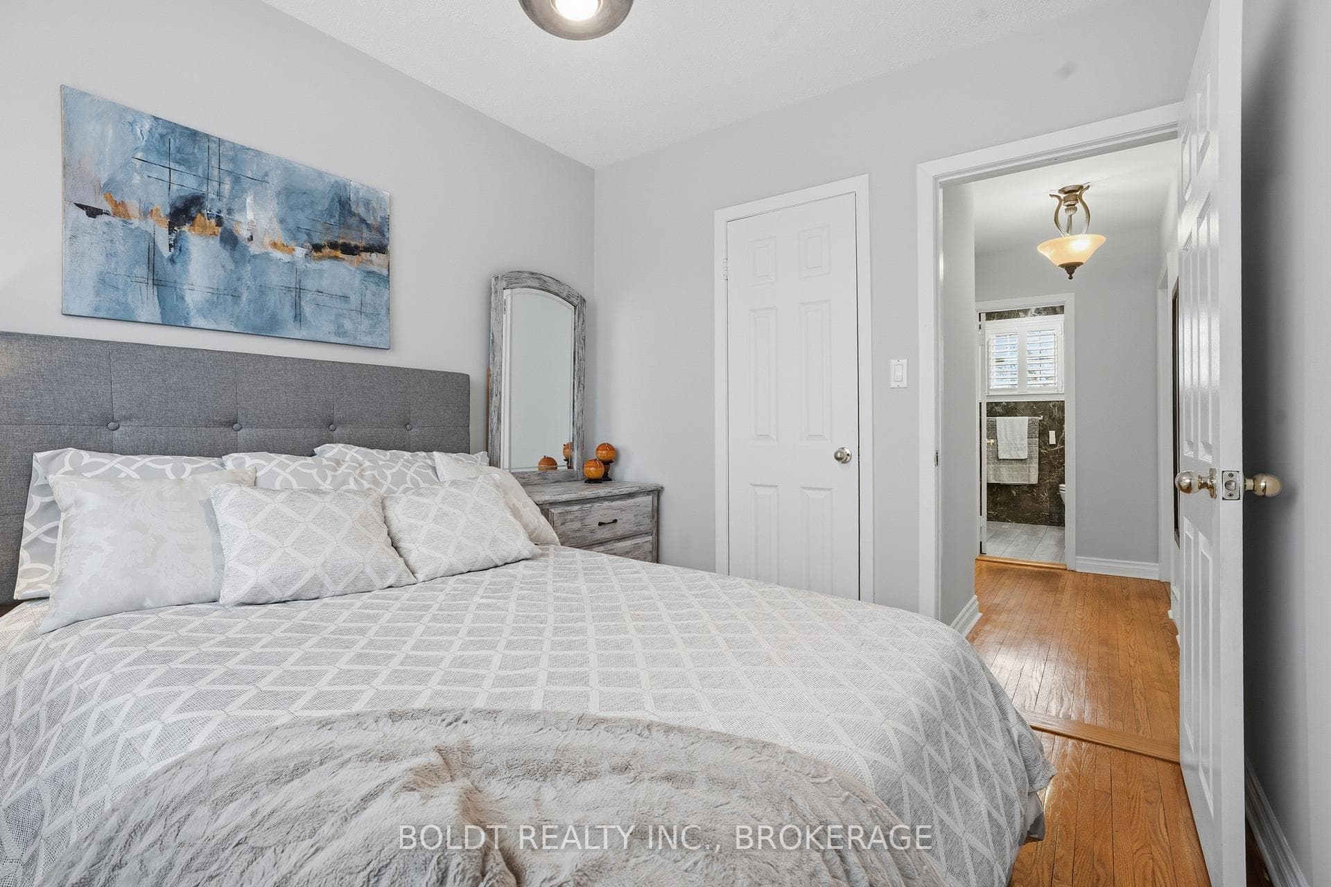 628 Vine Street photo 24