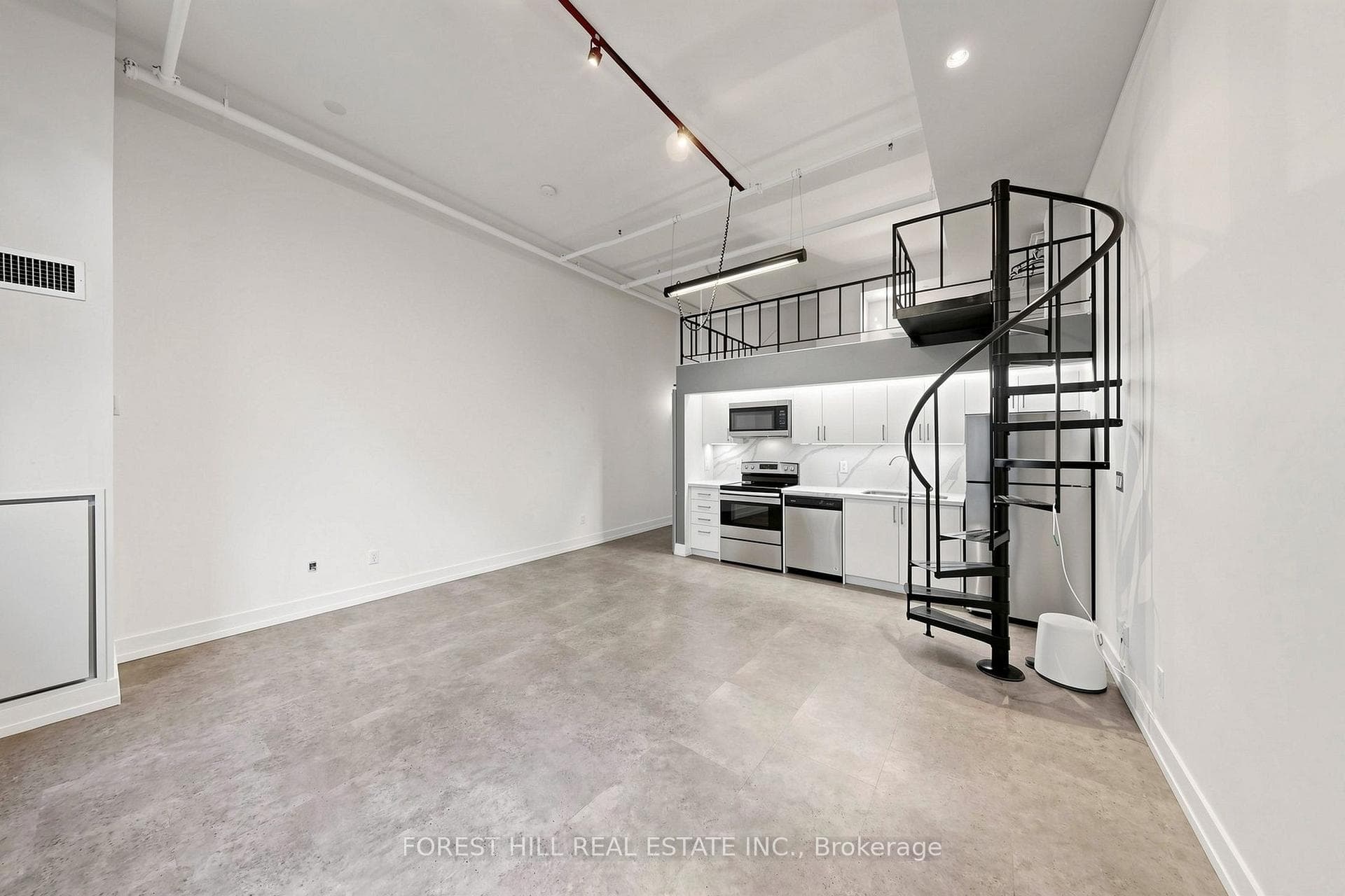 21 Nassau Street Unit 301 photo 16
