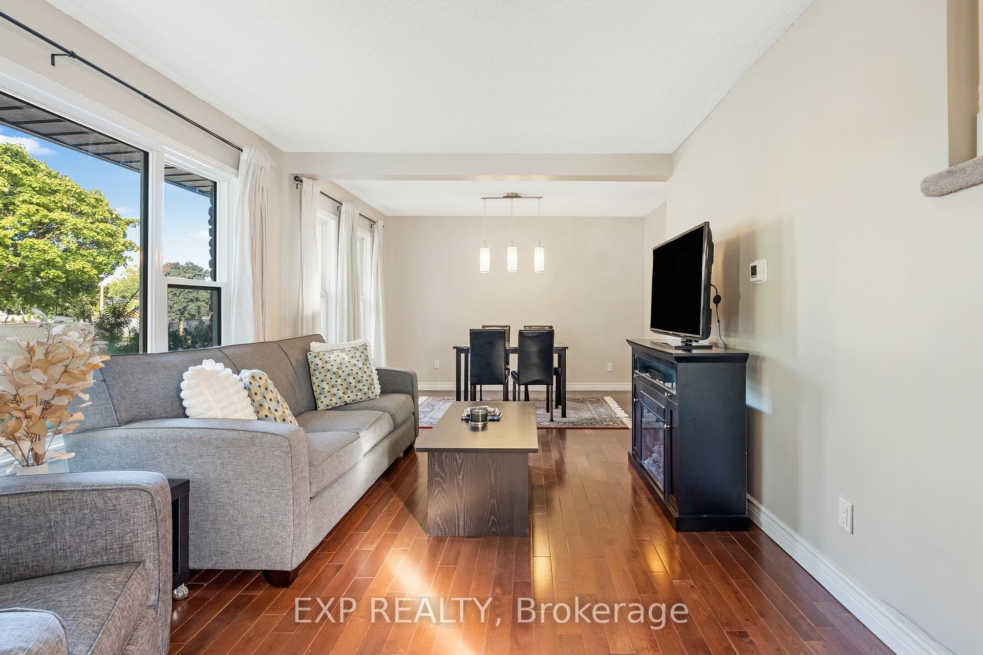 88 Rand Street photo 5
