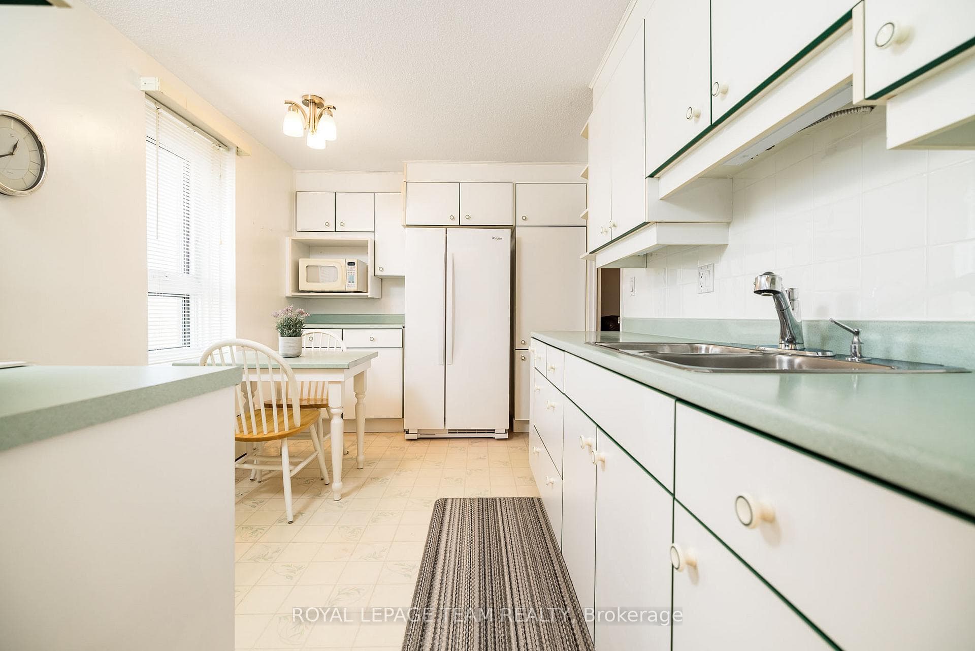 1356 Meadowlands Drive Unit 701 photo 12