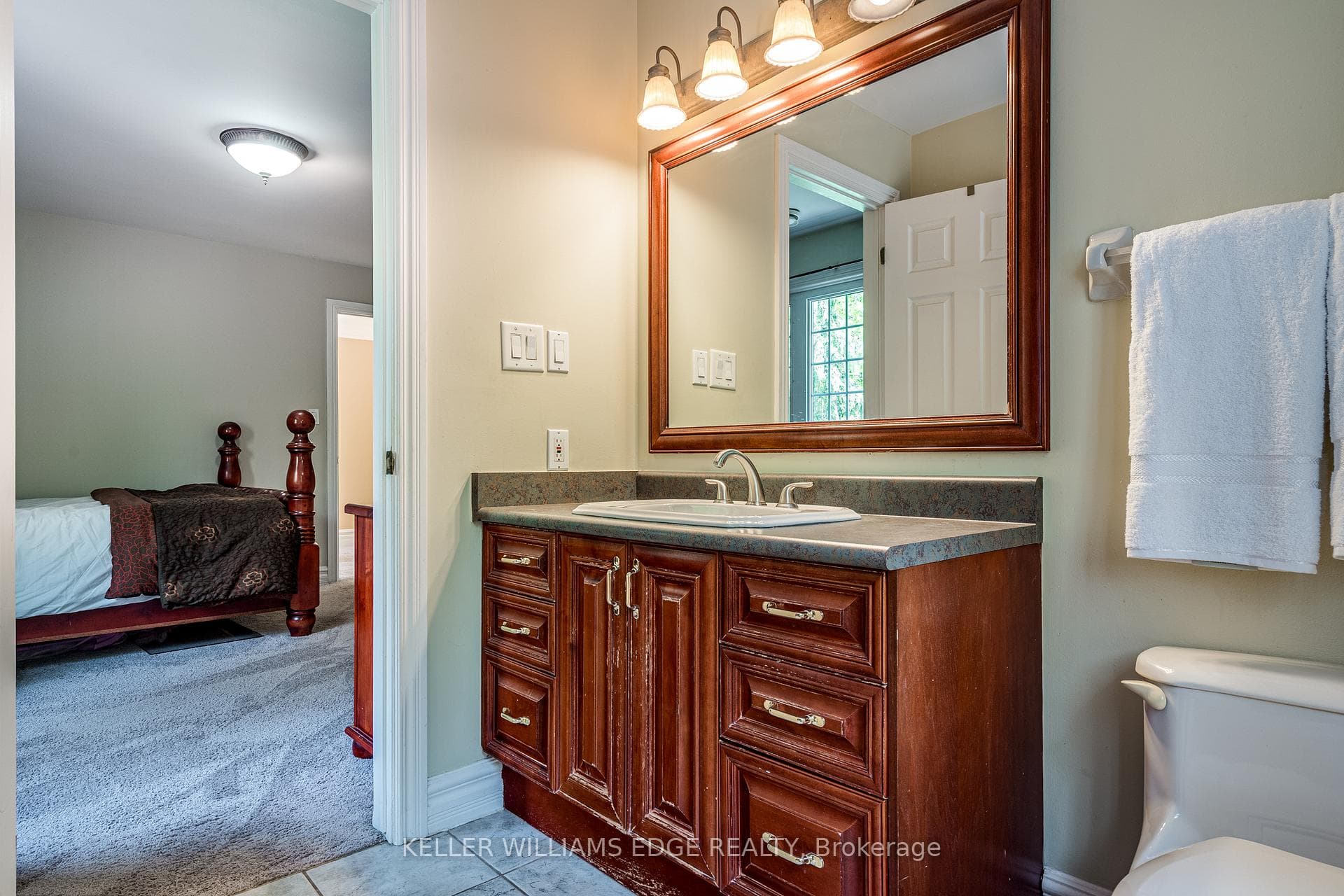 57 Kennedy Road photo 33
