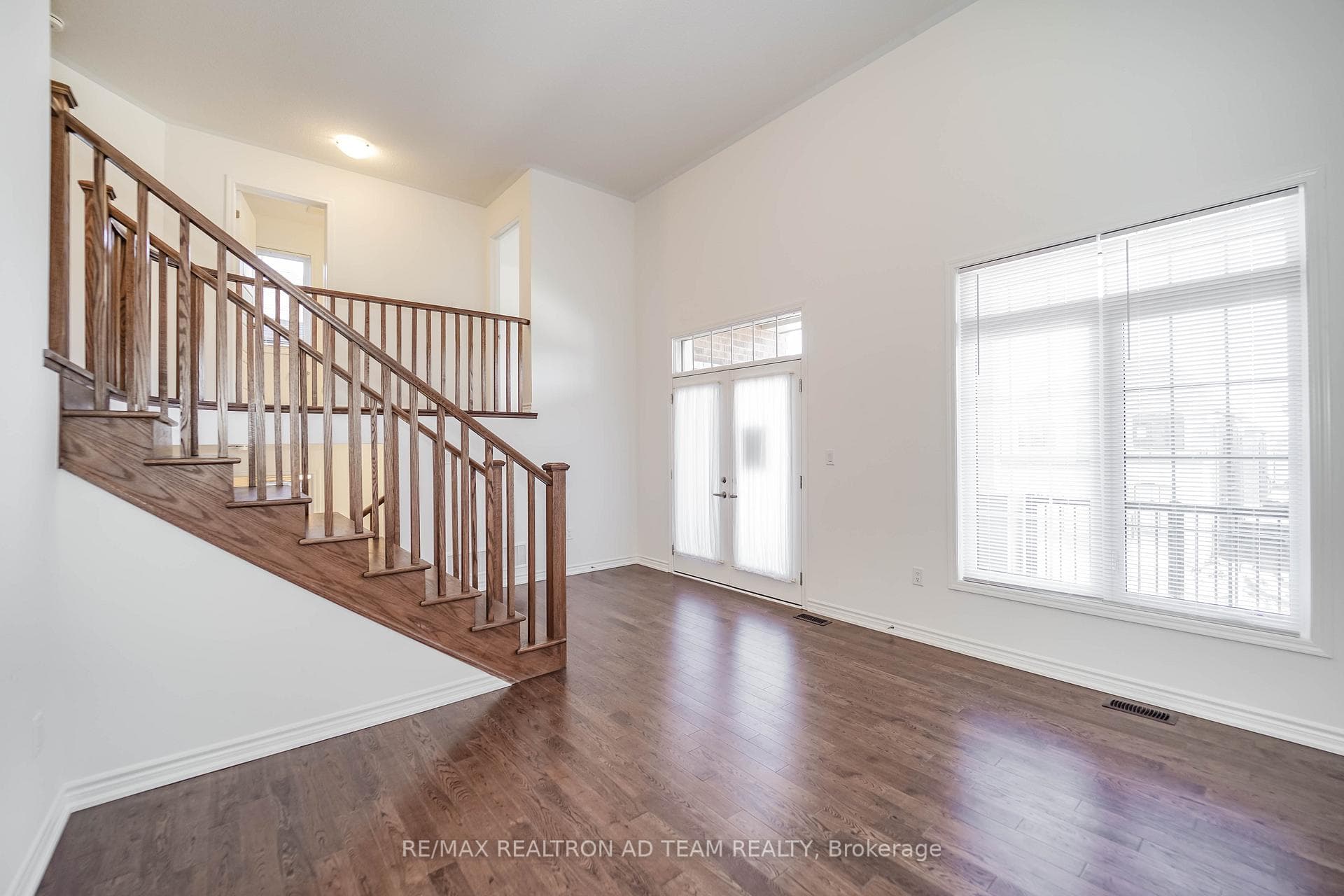 2882 Foxden Square photo 16