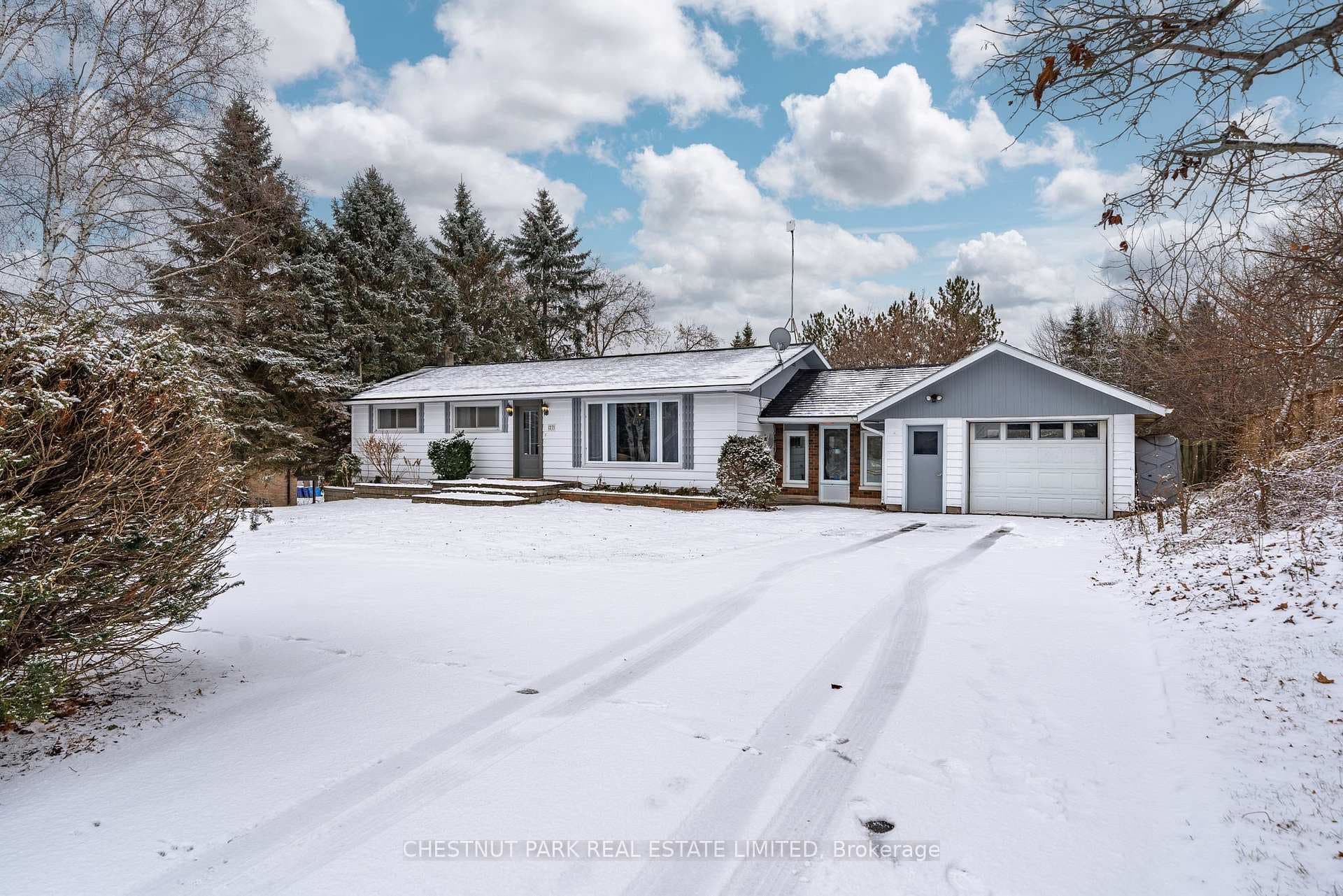 27 Downes Avenue photo 1