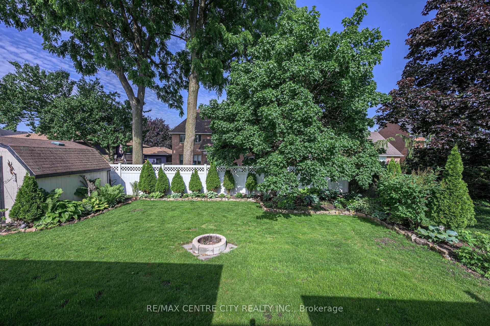 15 Cavanaugh Crescent photo 13