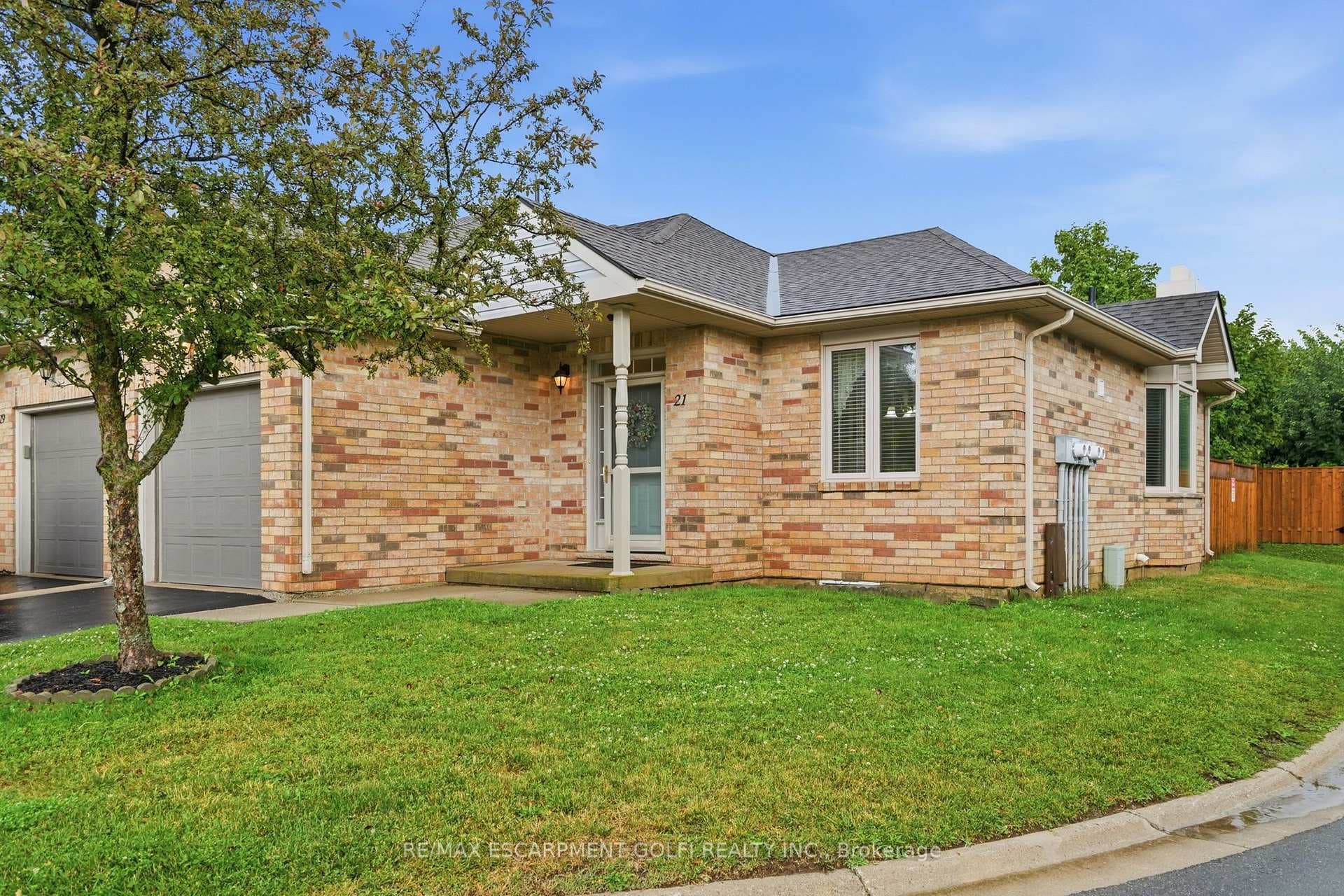 21 Cathy Drive photo 4