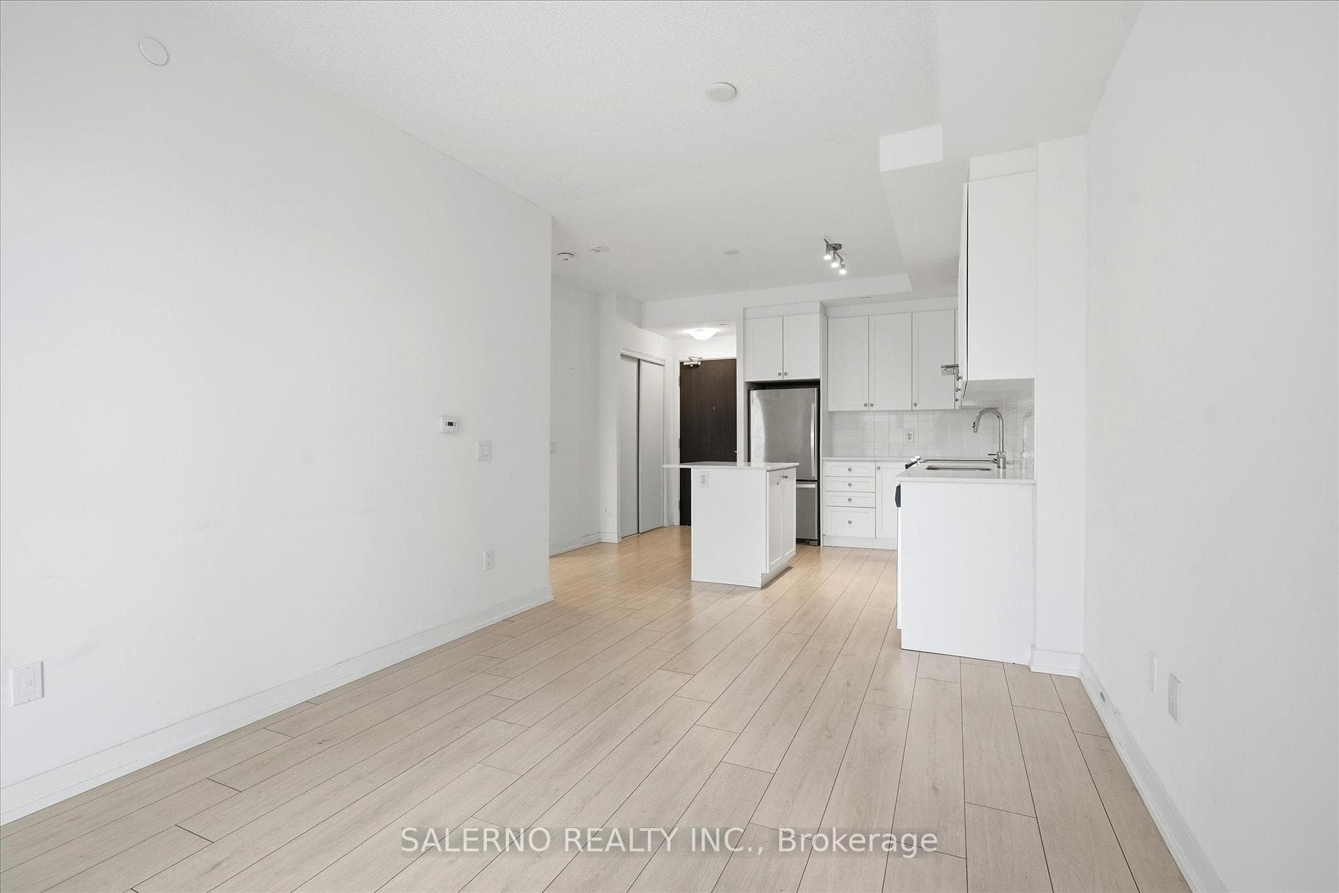 55 Duke Street Unit 329 photo 9