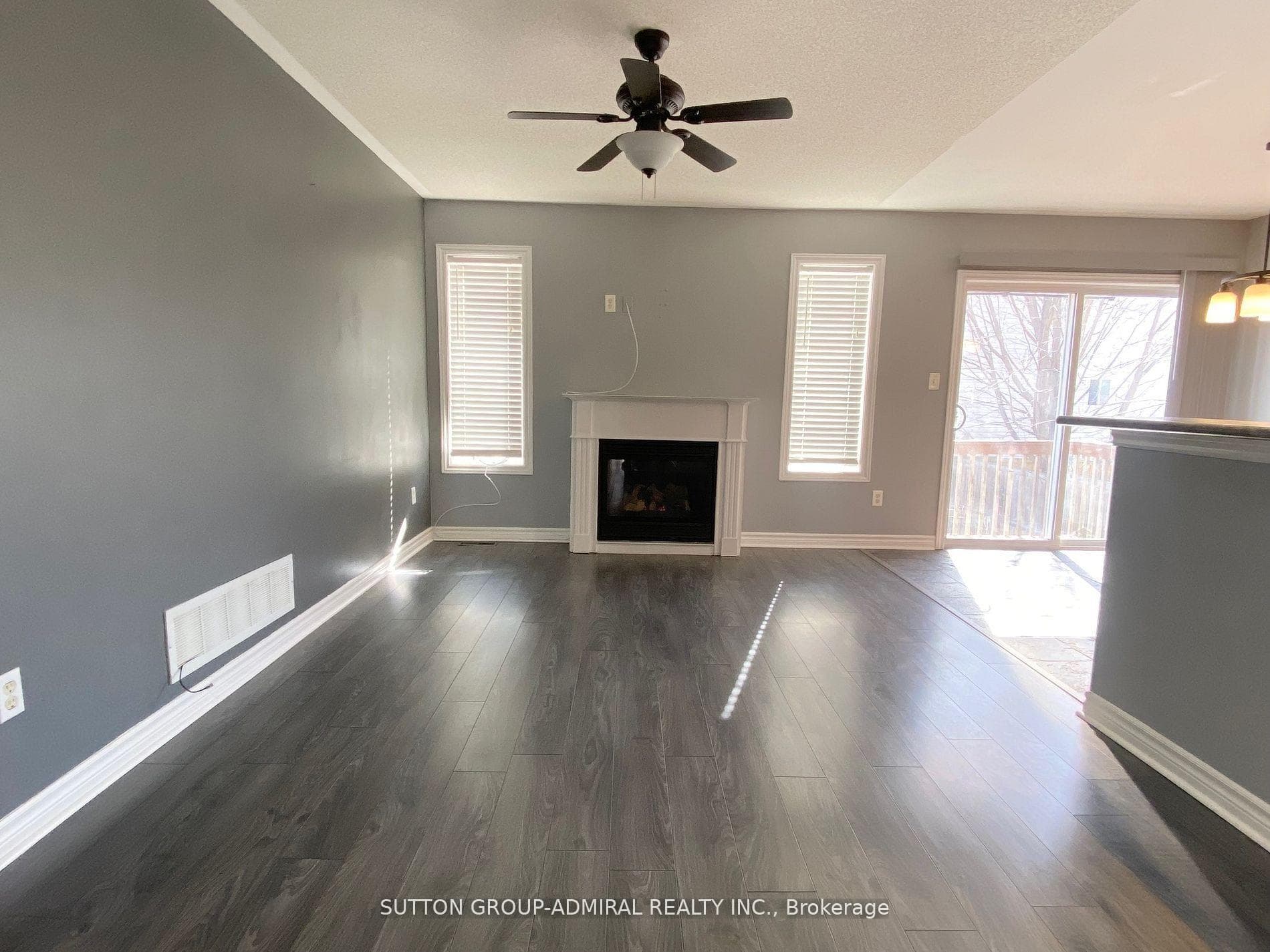 50 Maple Crown Terrace Unit Main photo 4
