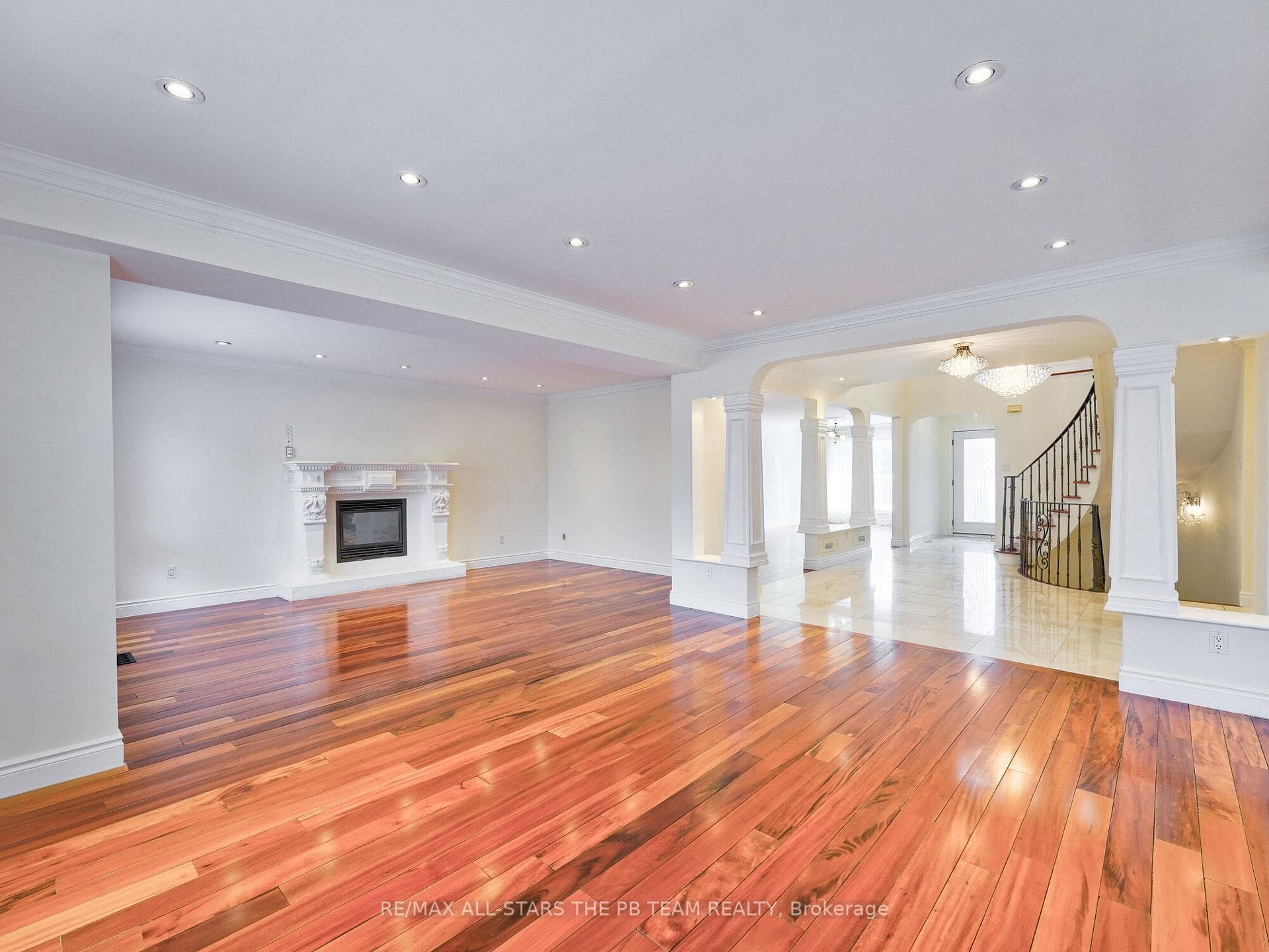 2227 Rodick Road photo 10