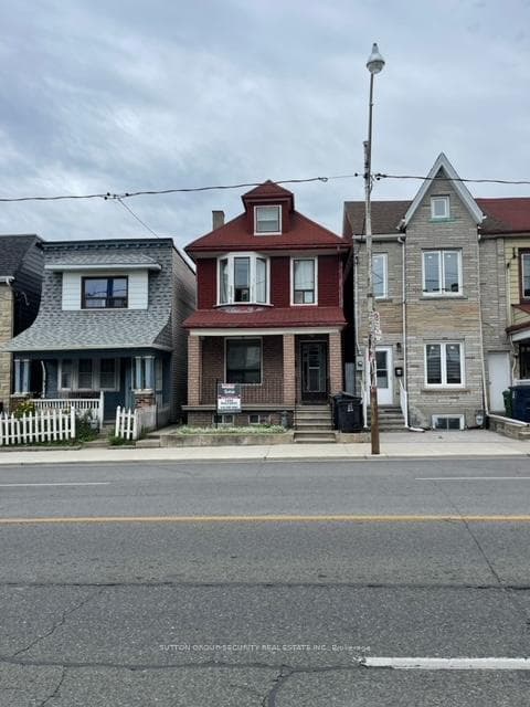 894 Ossington Avenue photo 2
