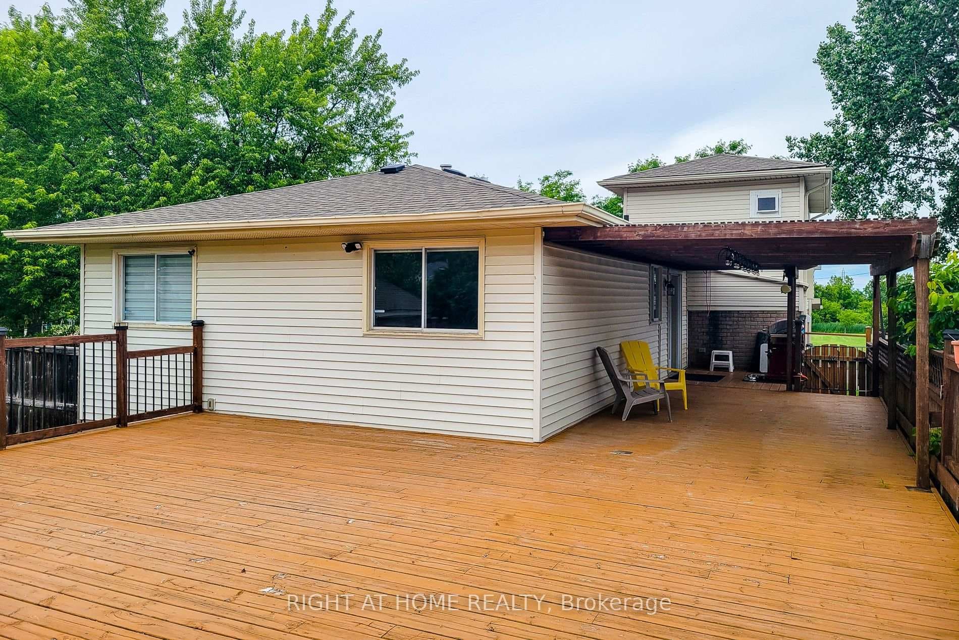 62 HAZEL Street photo 11