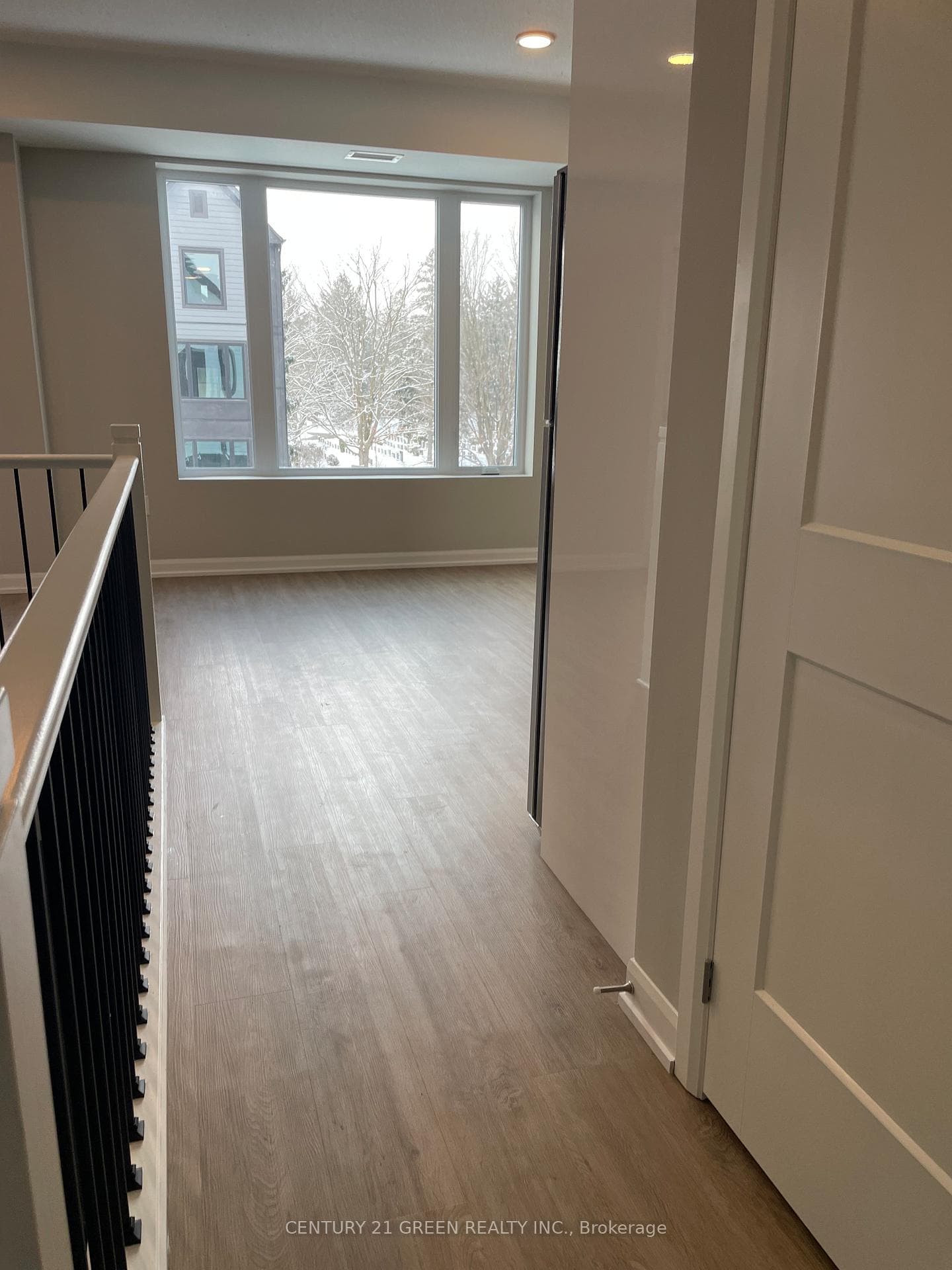 708 Woolwich Street Unit 219 photo 6