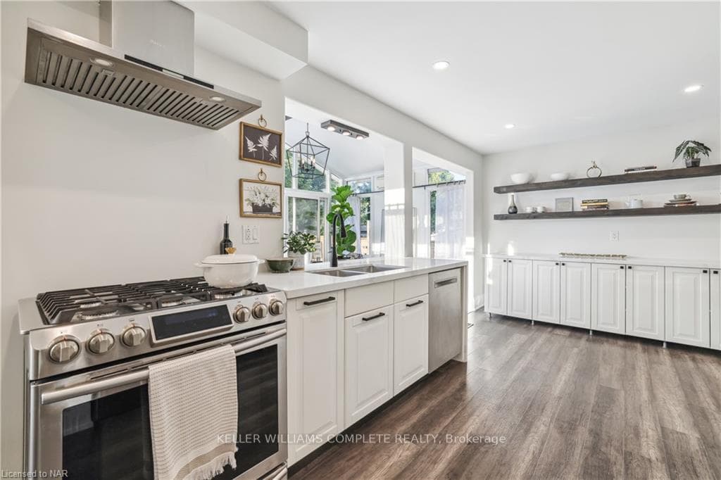 49 MARKHAM Crescent photo 11
