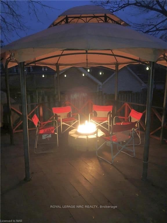 Outdoor entertainment area on back deck.