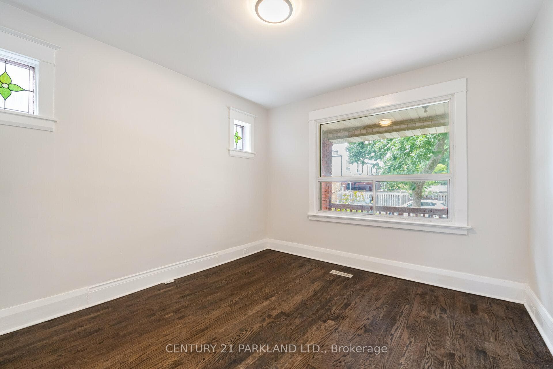 117 Glebemount Avenue photo 7