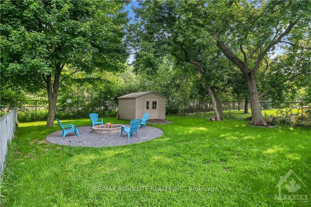205 HERBERT Street photo 18