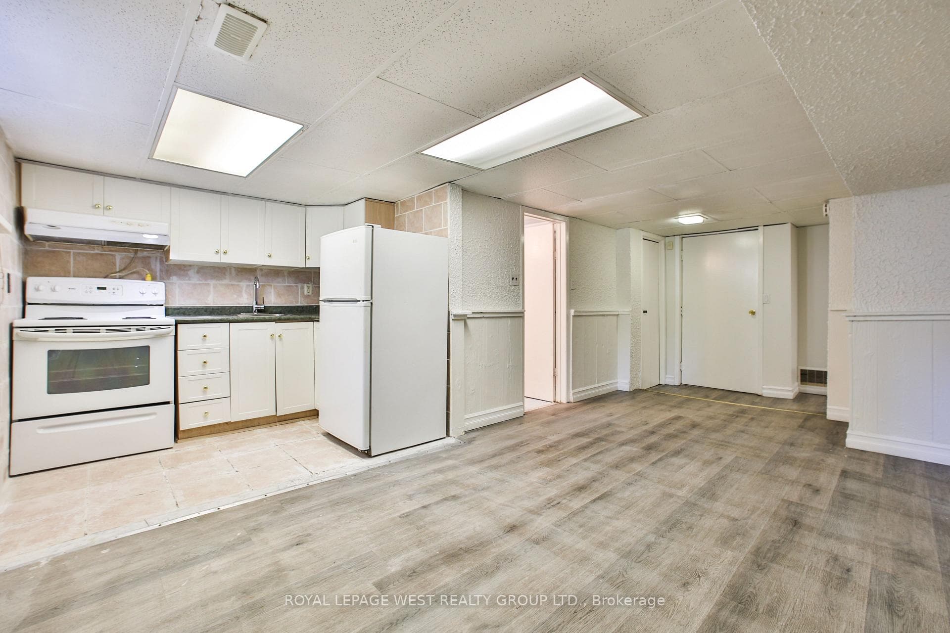 34 Bunnell Crescent Unit Lower 2 photo 10