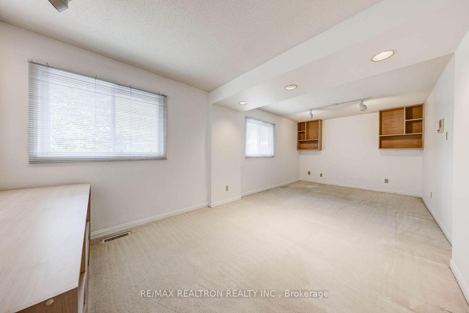 17 Lawnview Drive photo 31