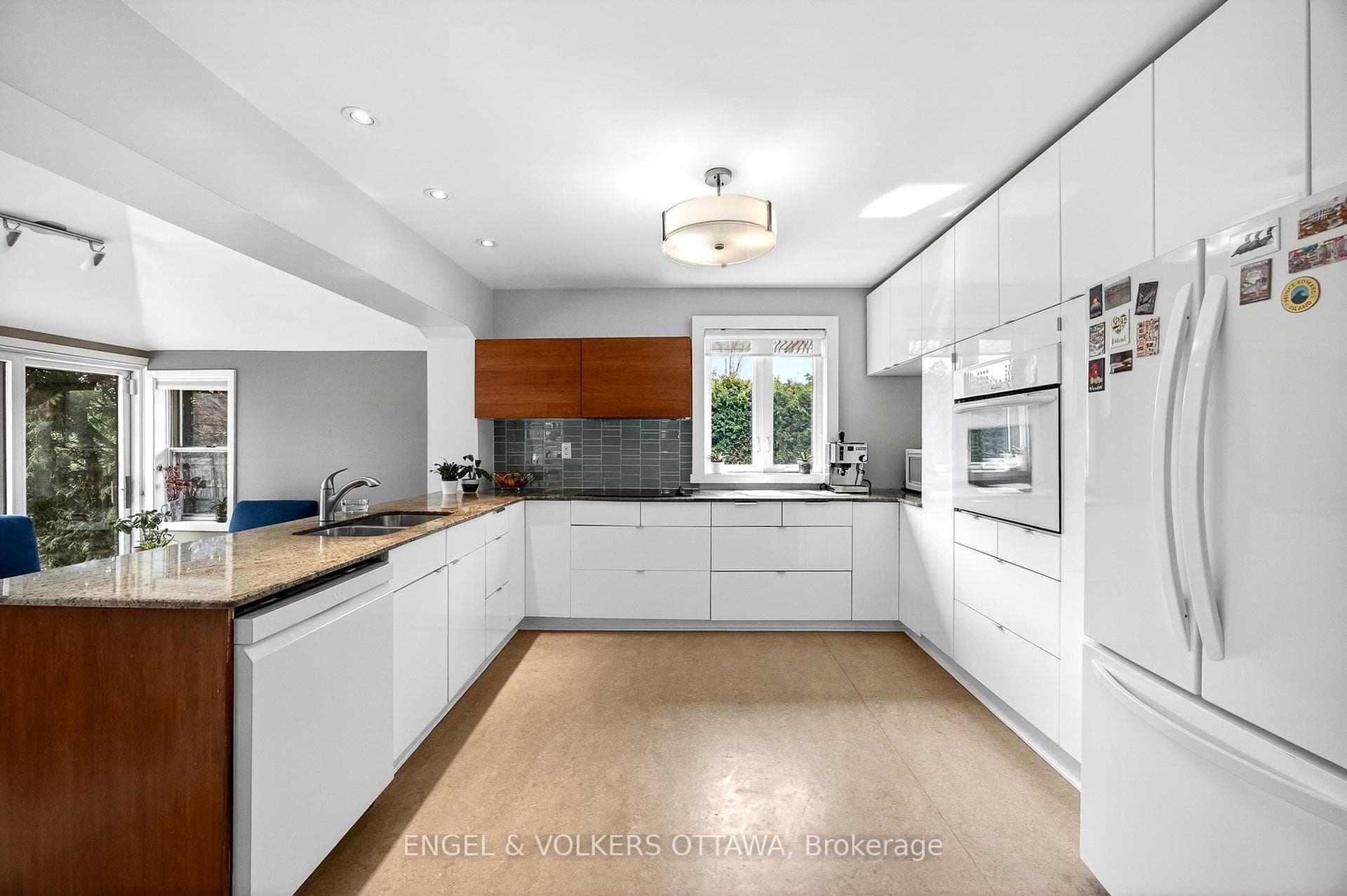 166 Wesley Avenue photo 7