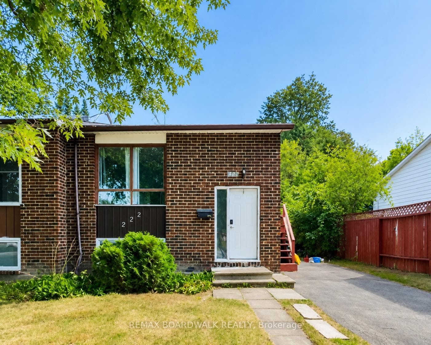 222 Castlefrank Road Unit 1 photo 2