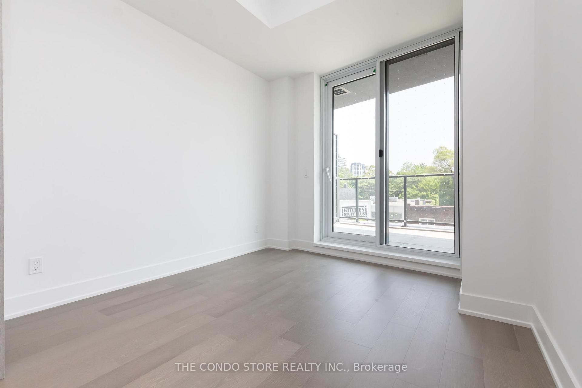 8 Manor Road Unit 303 photo 7