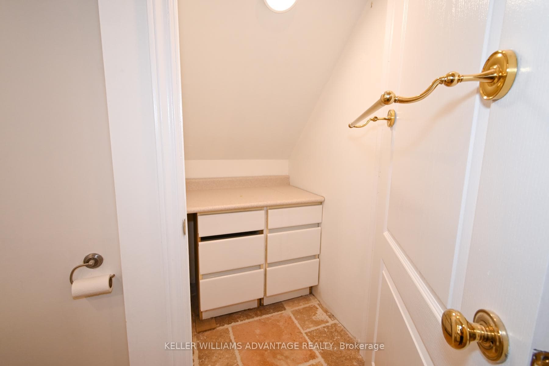 132 Hammersmith Avenue Unit Back Lower photo 19