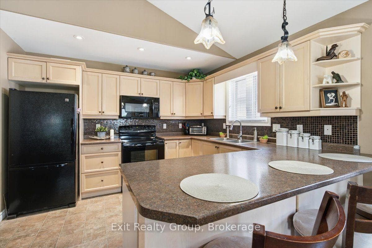 267 Raglan Street photo 14