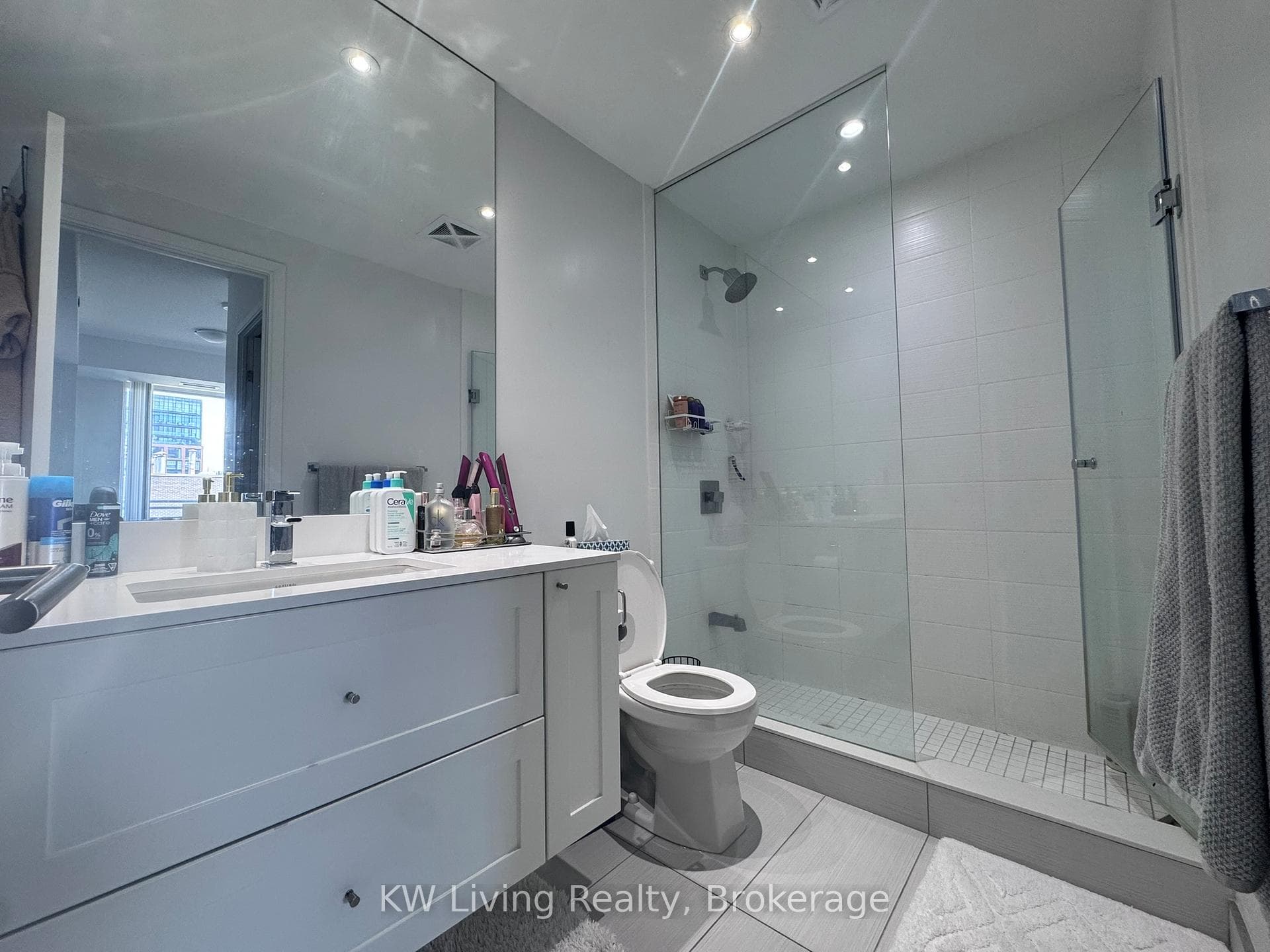 525 Adelaide Street Unit 809 photo 15