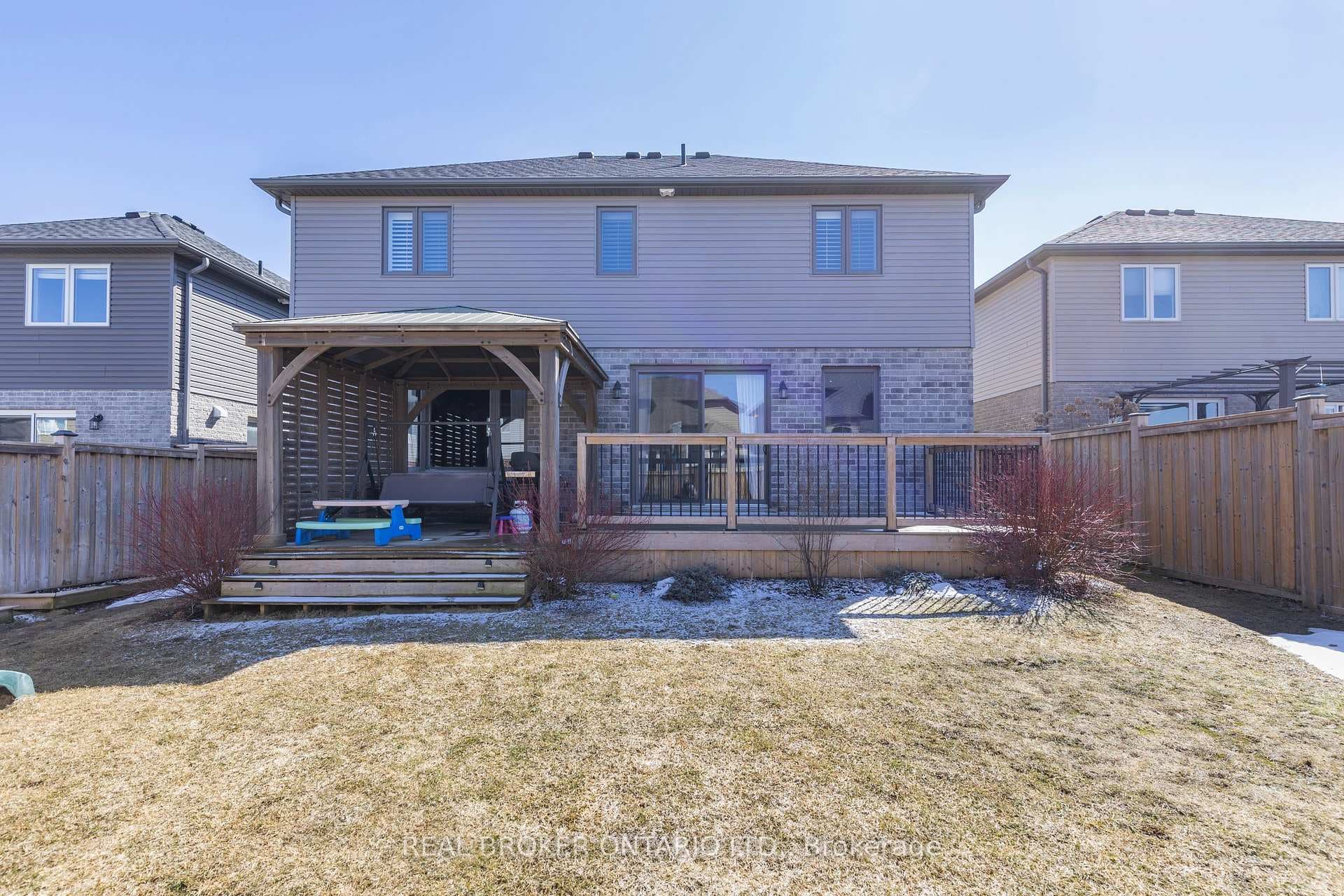 32 Hilborn Street photo 27