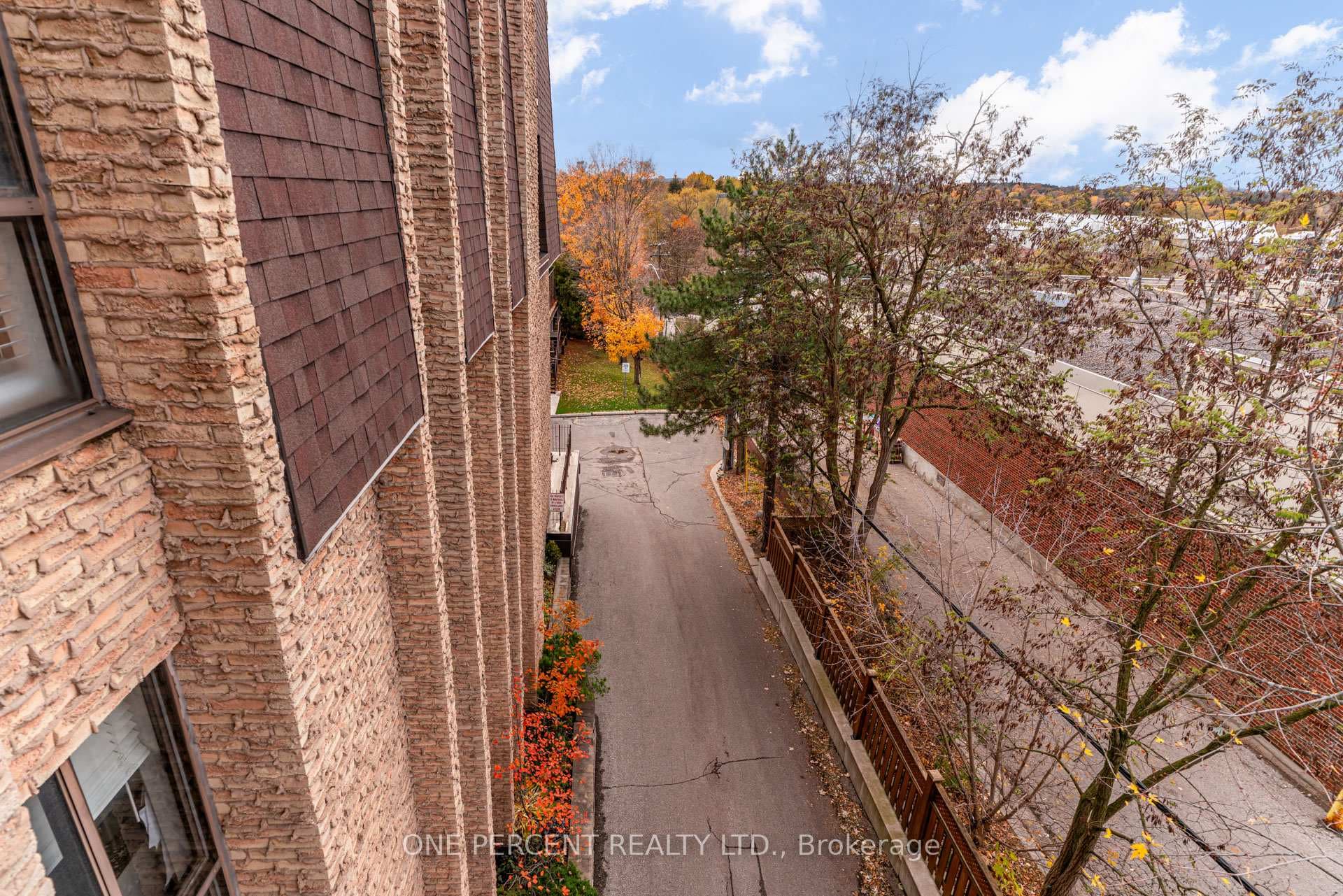 15390 Yonge Street Unit 406 photo 37