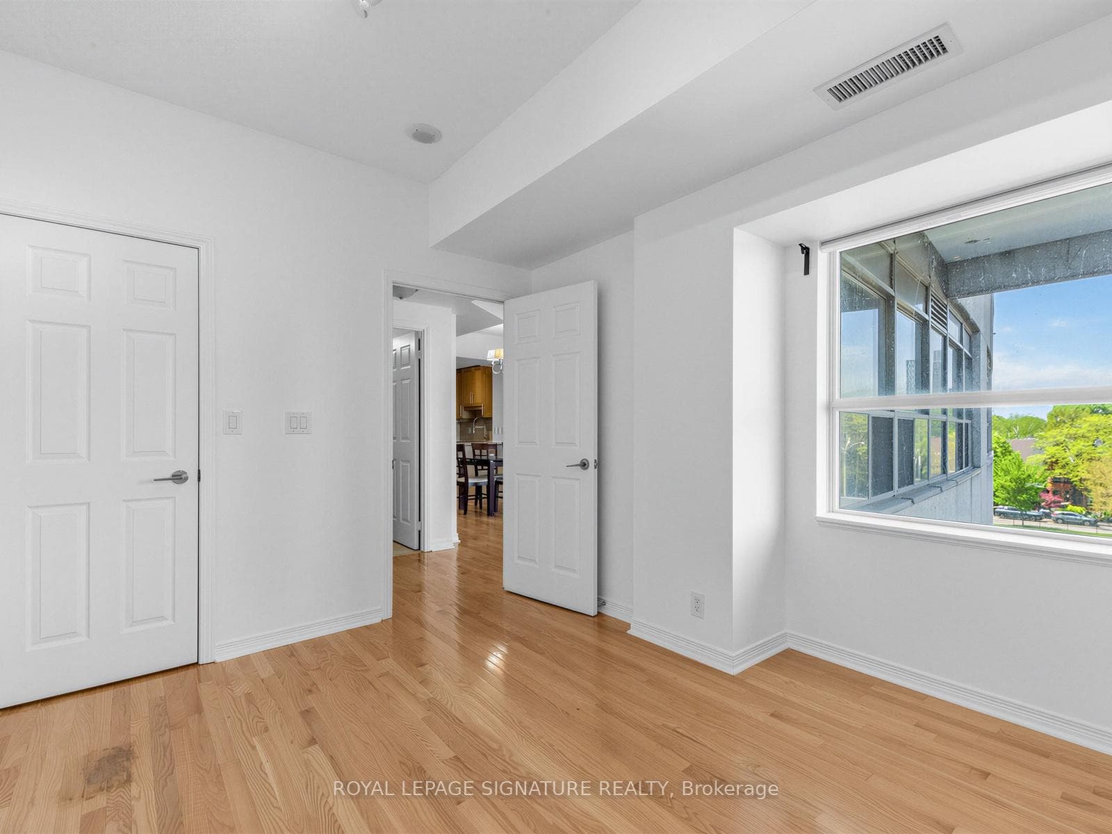 736 Spadina Avenue Unit 409 photo 12
