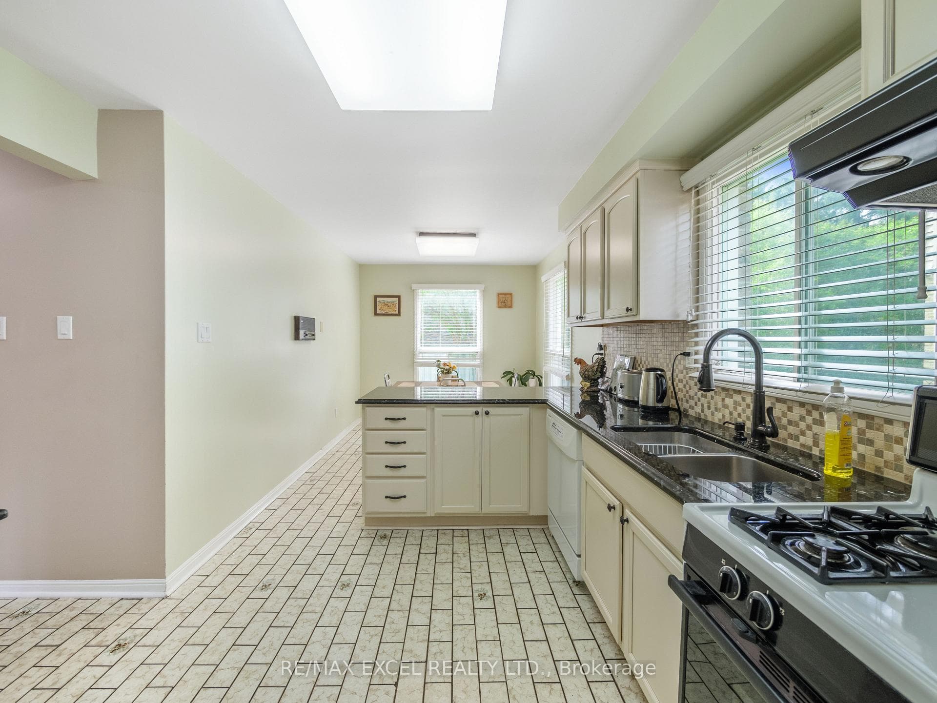 161 York Hill Boulevard photo 16