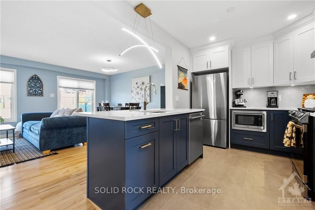 2582 RAYMOND Street photo 9