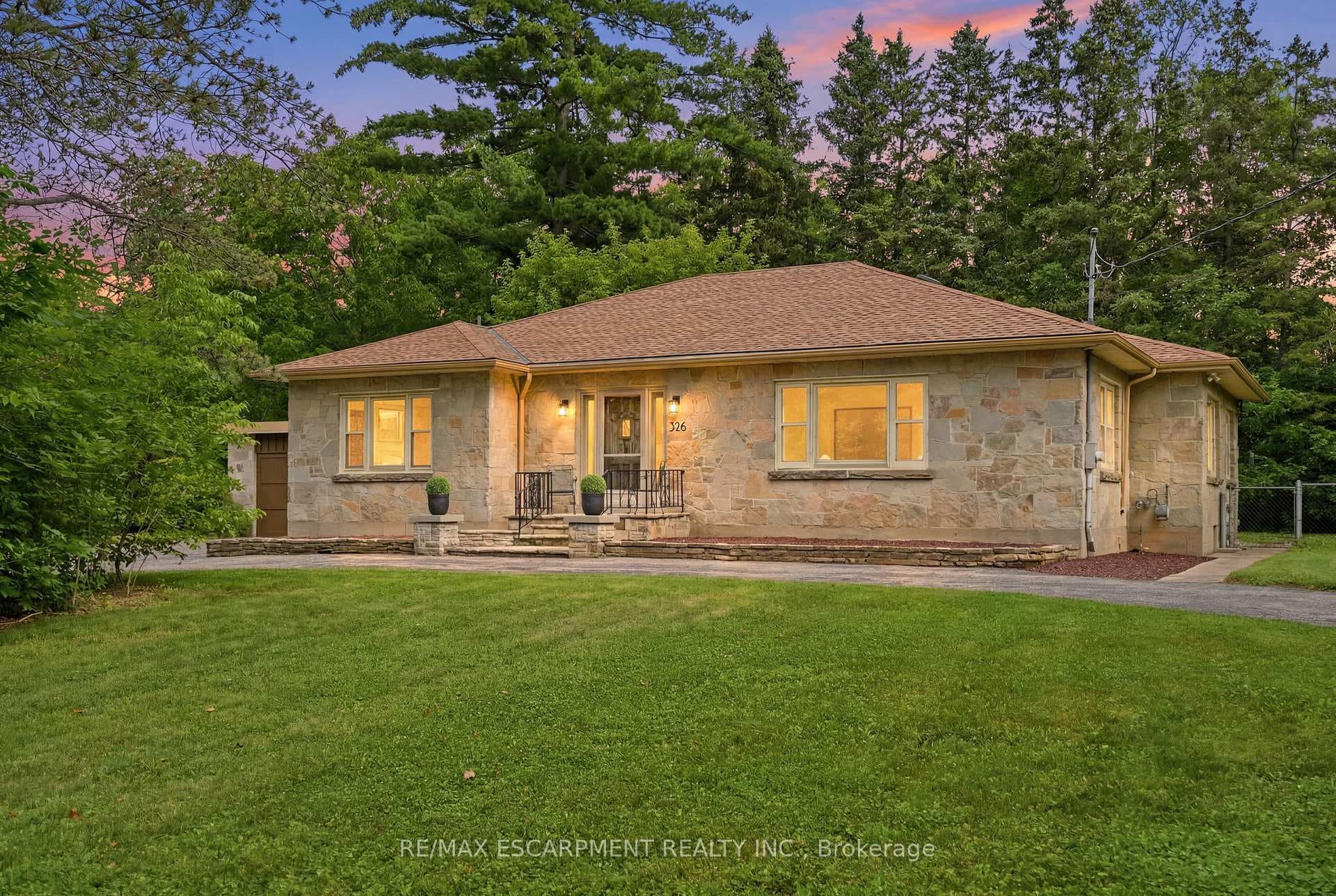 326 Old Brock Road photo 1