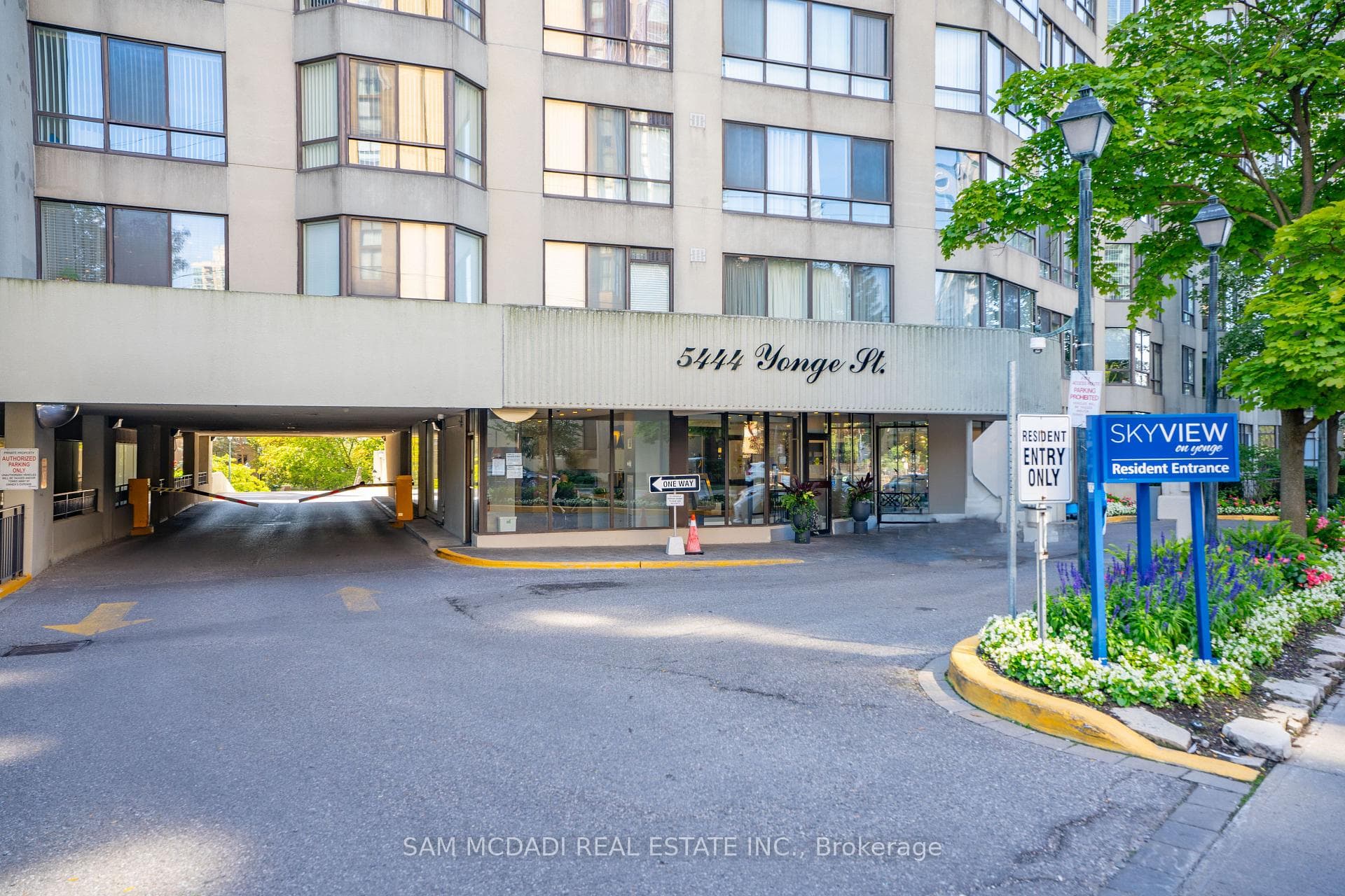 5444 Yonge Street Unit 304 photo 2