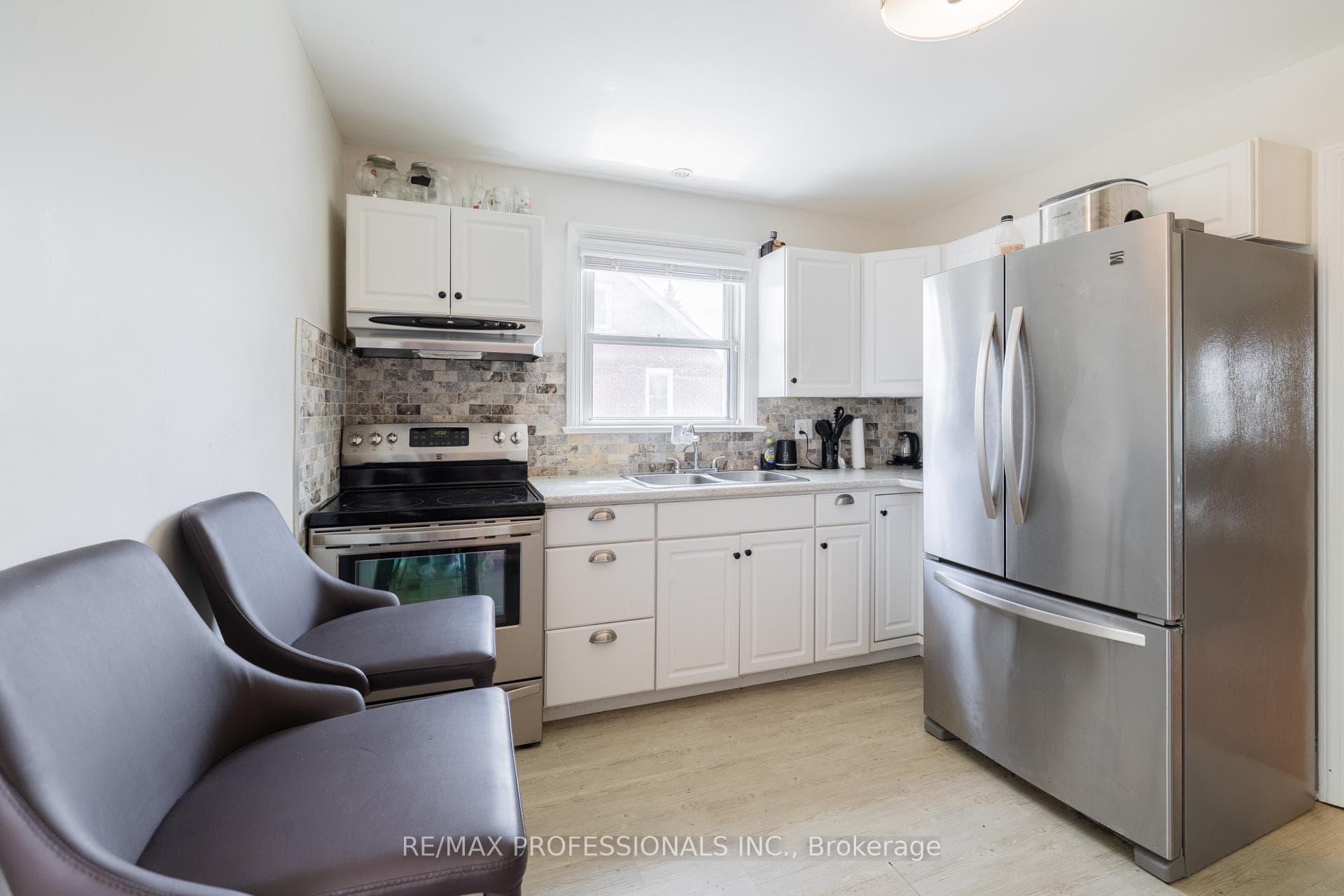 1045 Helena Street photo 11