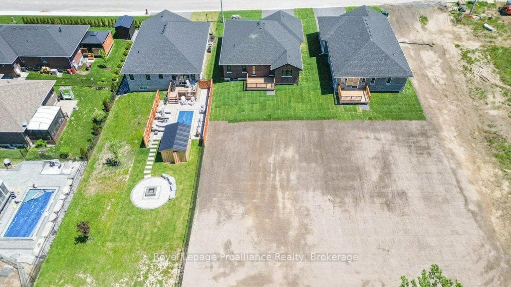 8 Dunmor Street photo 42