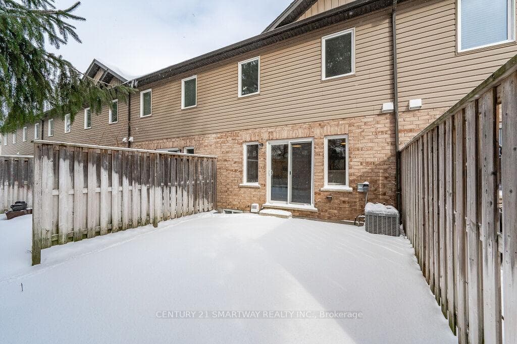 33 Arlington Crescent photo 35