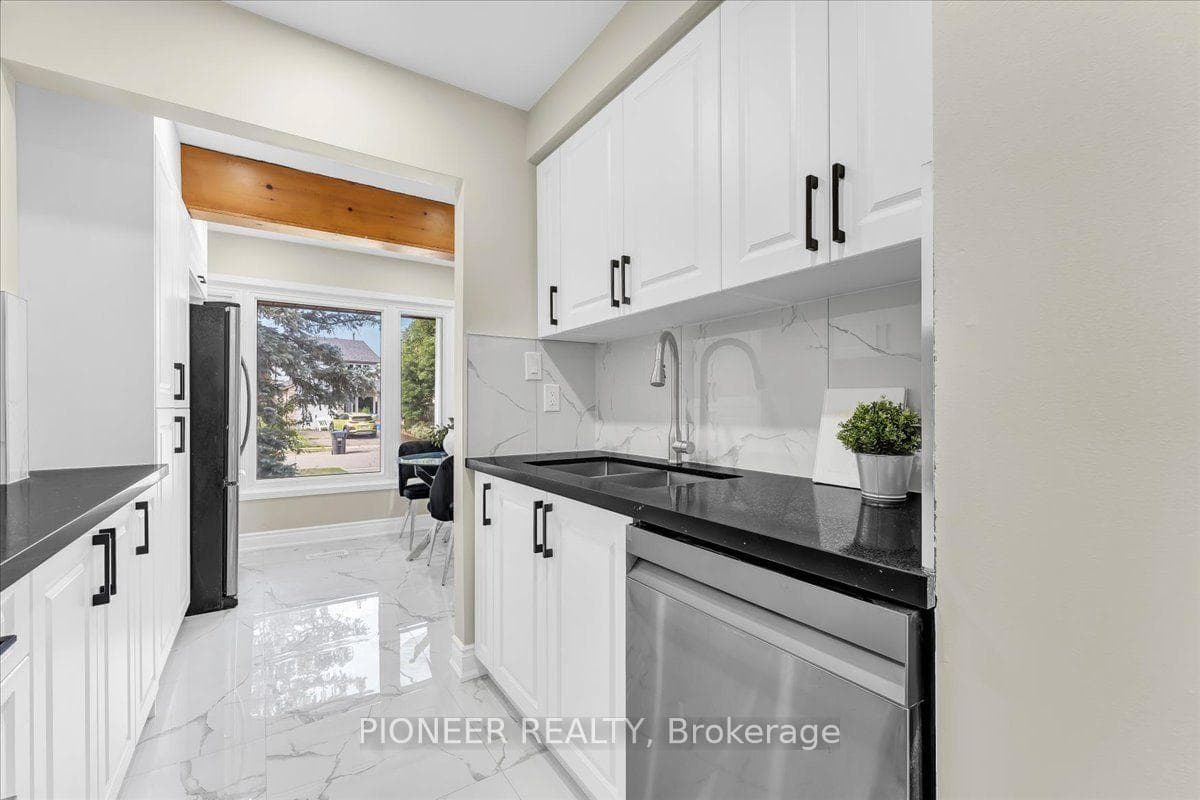 22 Wolverton Crescent photo 13