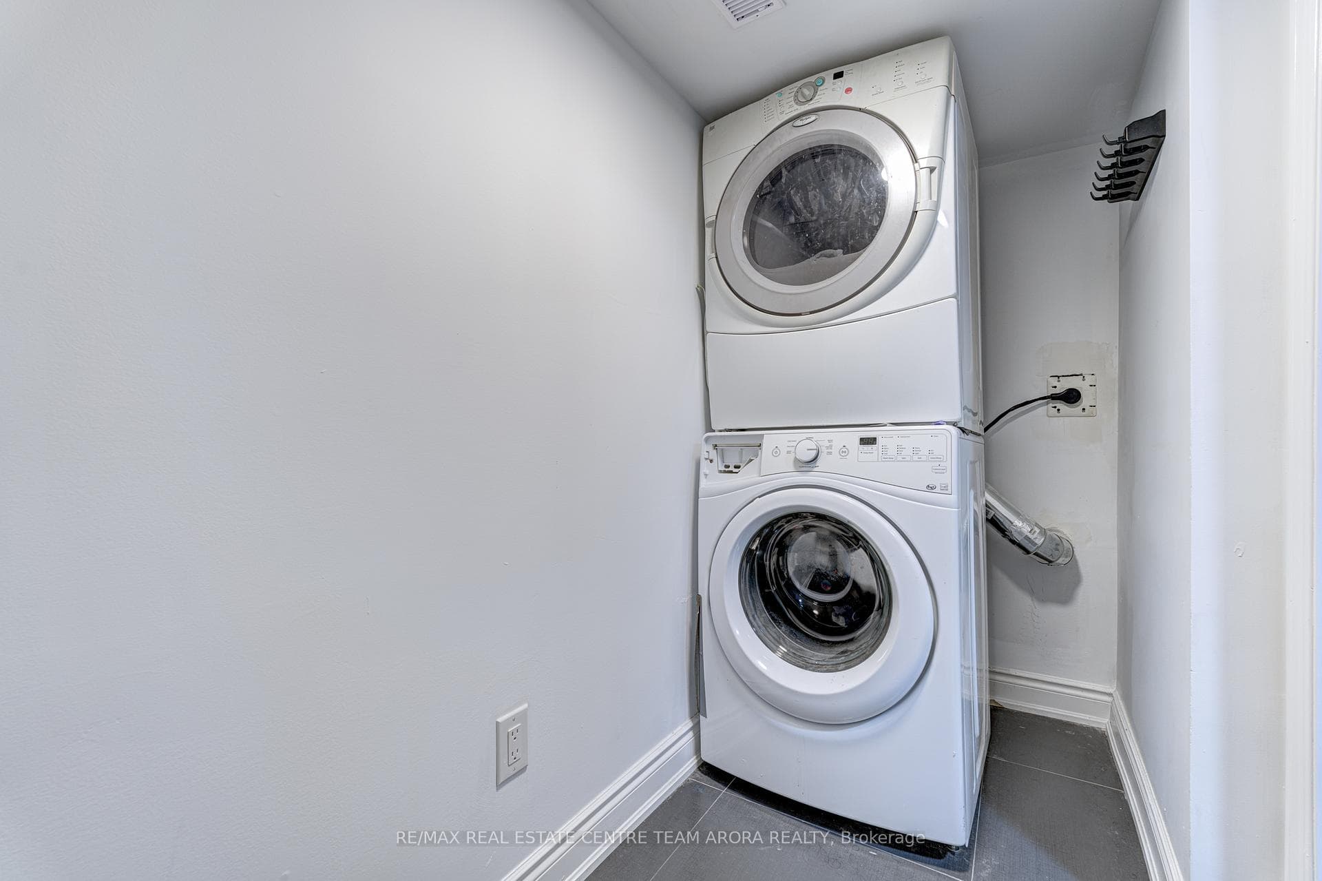 55 Danesburry Crescent photo 26