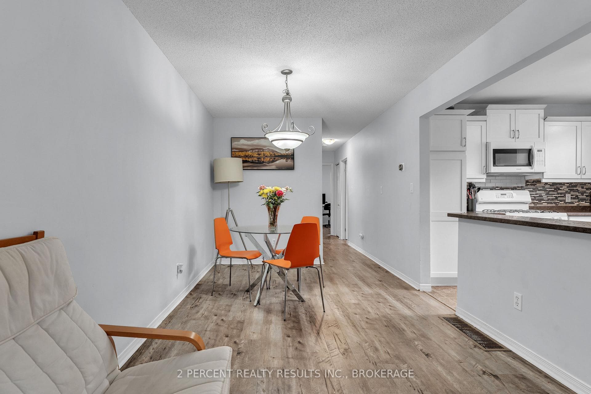 1294 Brackenwood Crescent photo 7