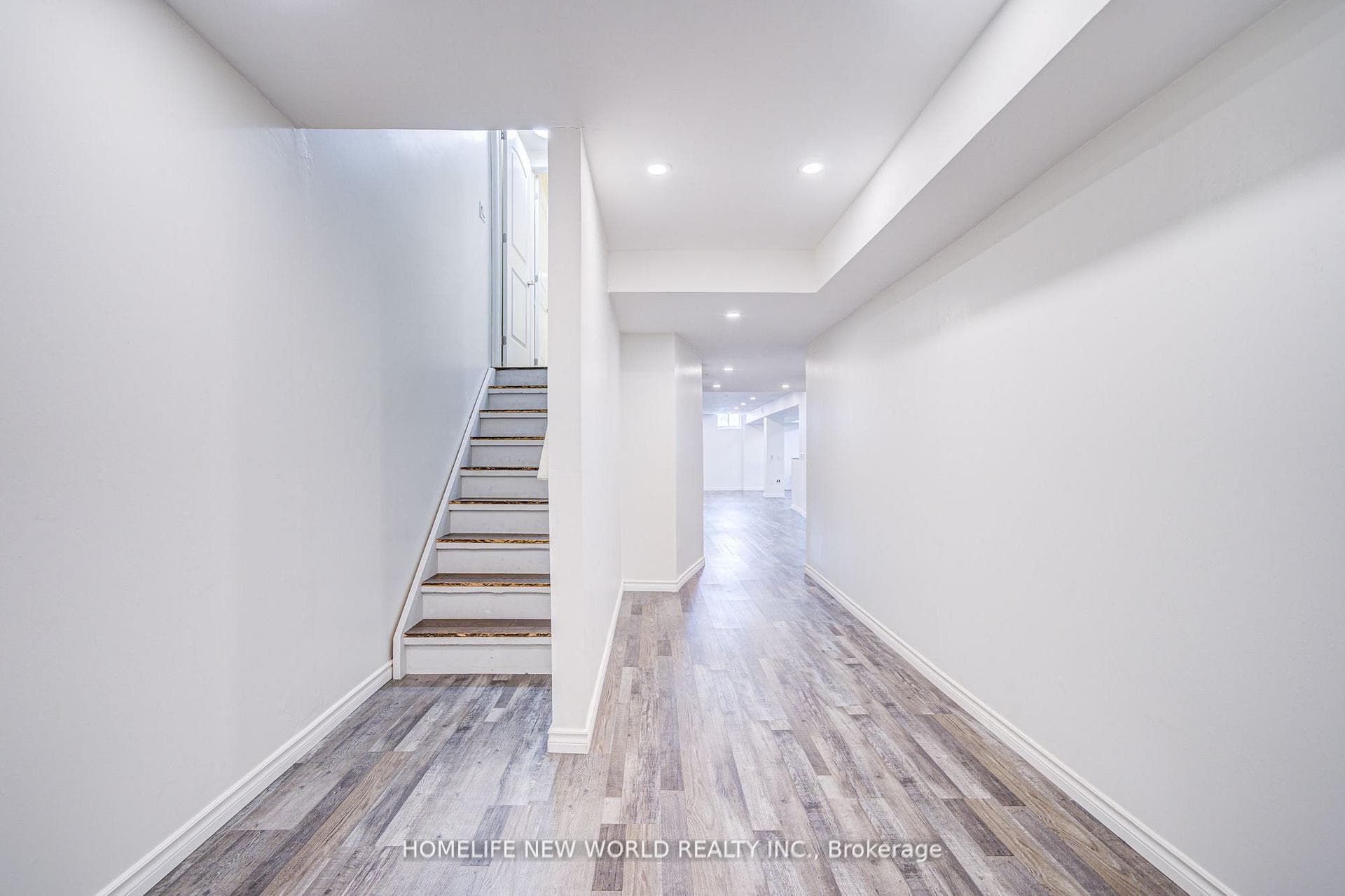 88 Roth Street photo 40