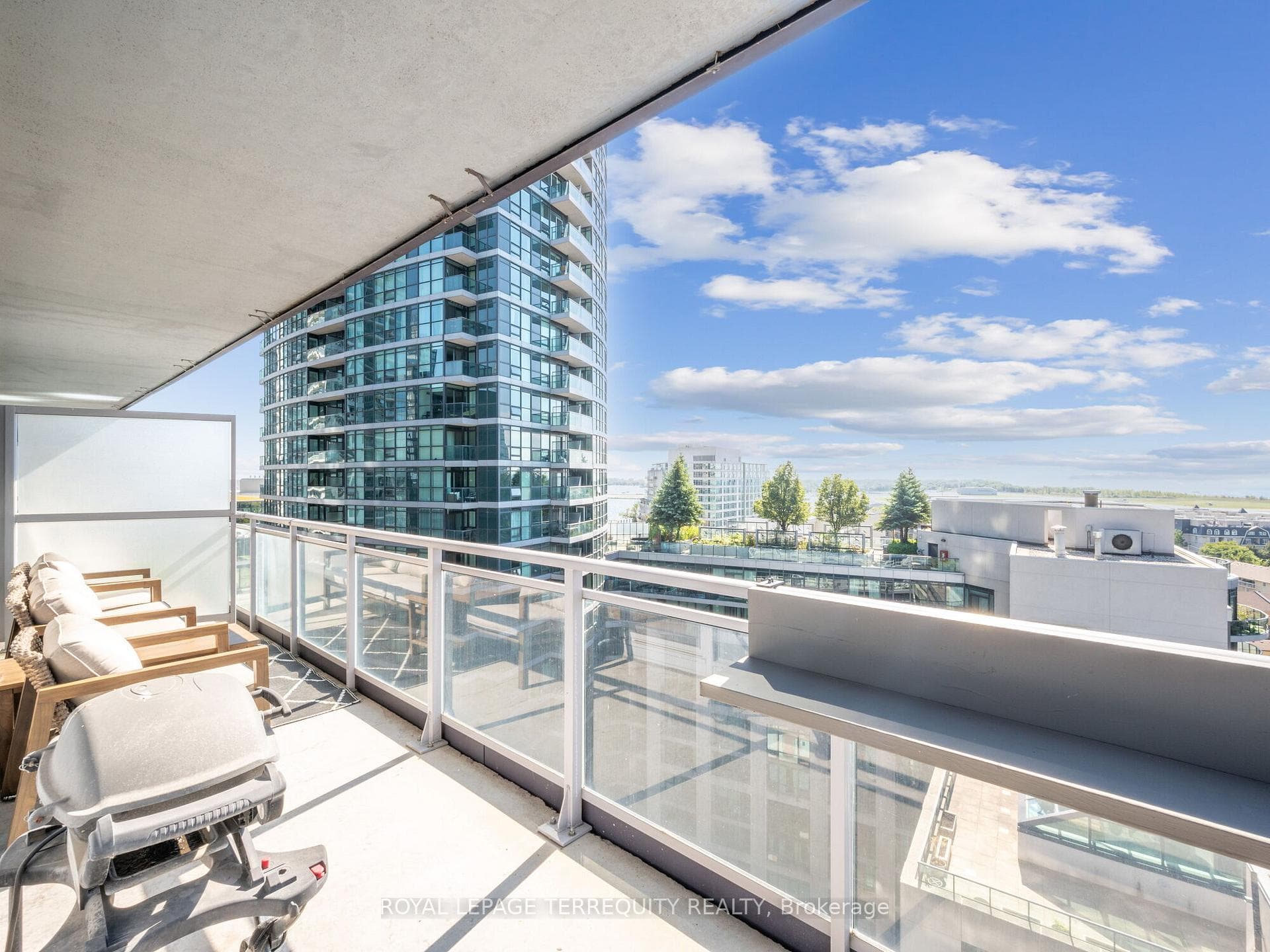 15 Bruyeres Mews Unit 1308 photo 19