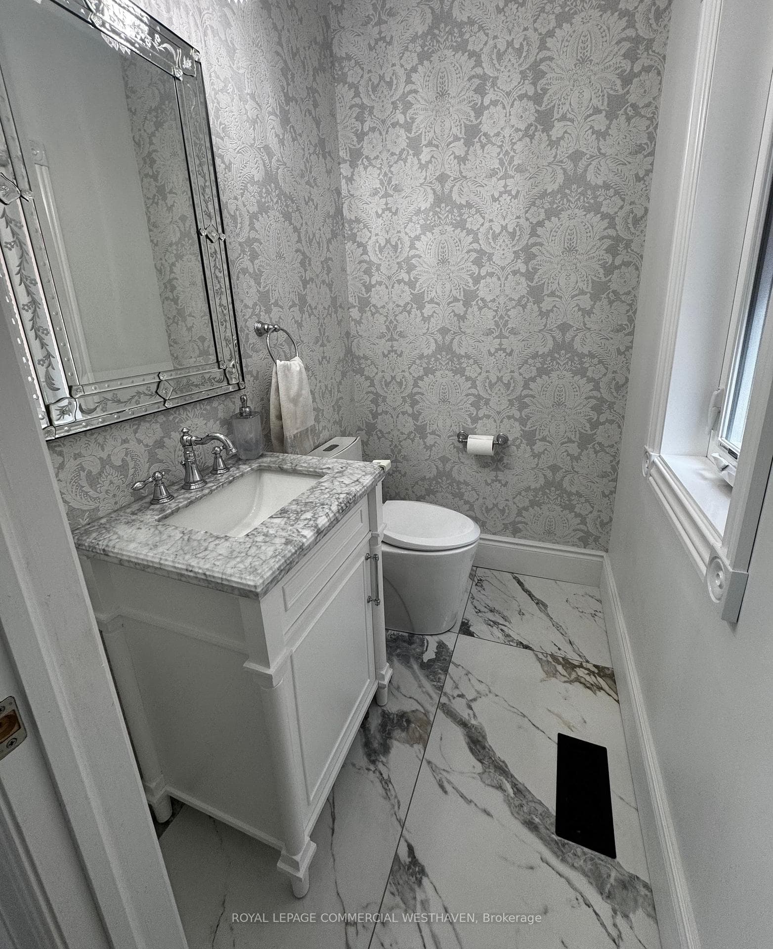 38 Warbler Avenue photo 12