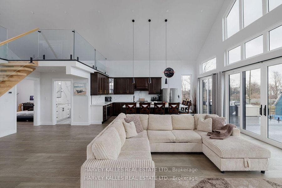 3184 Lakeshore Road photo 11