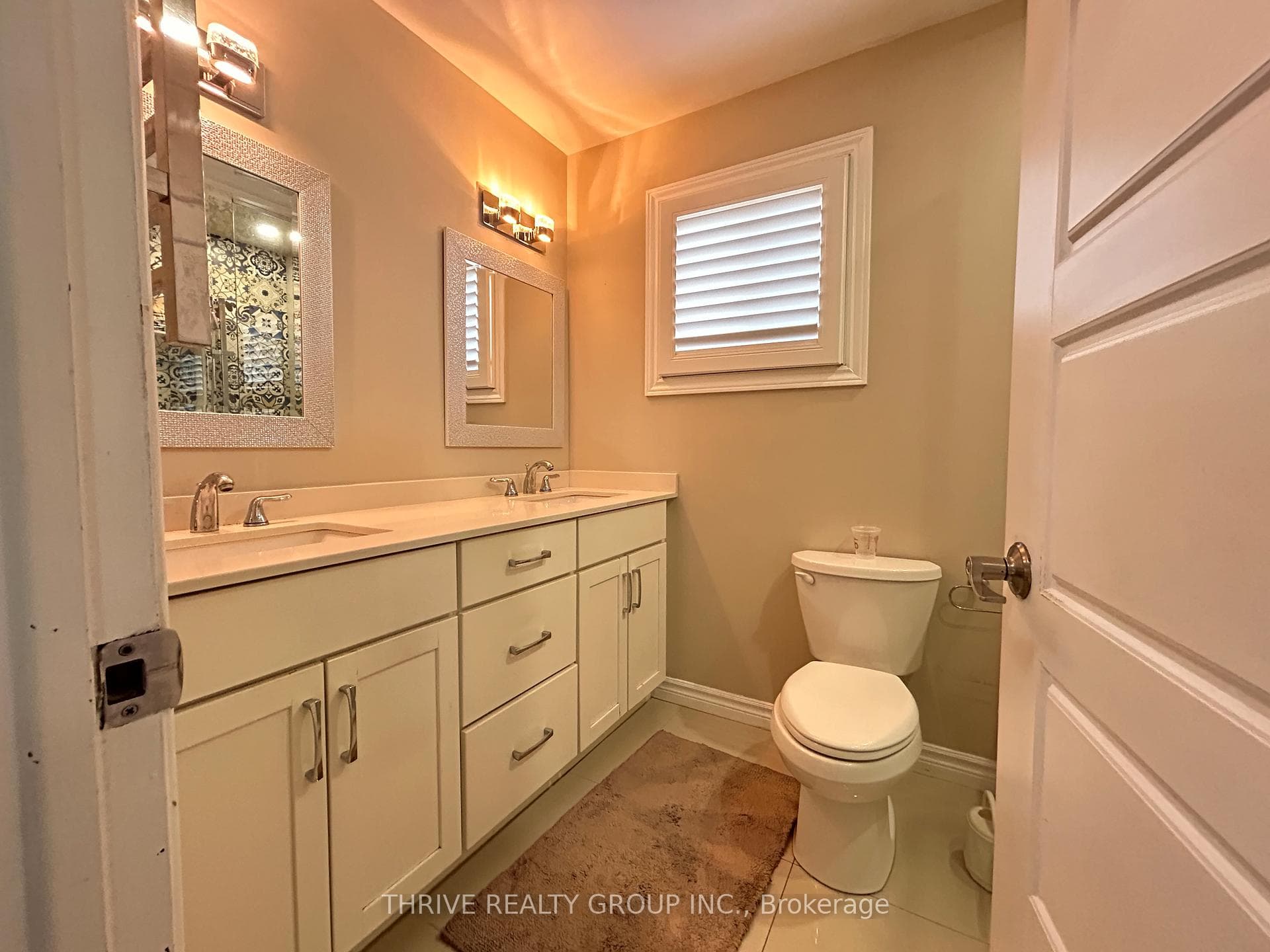 2386 Poplar Crescent photo 14
