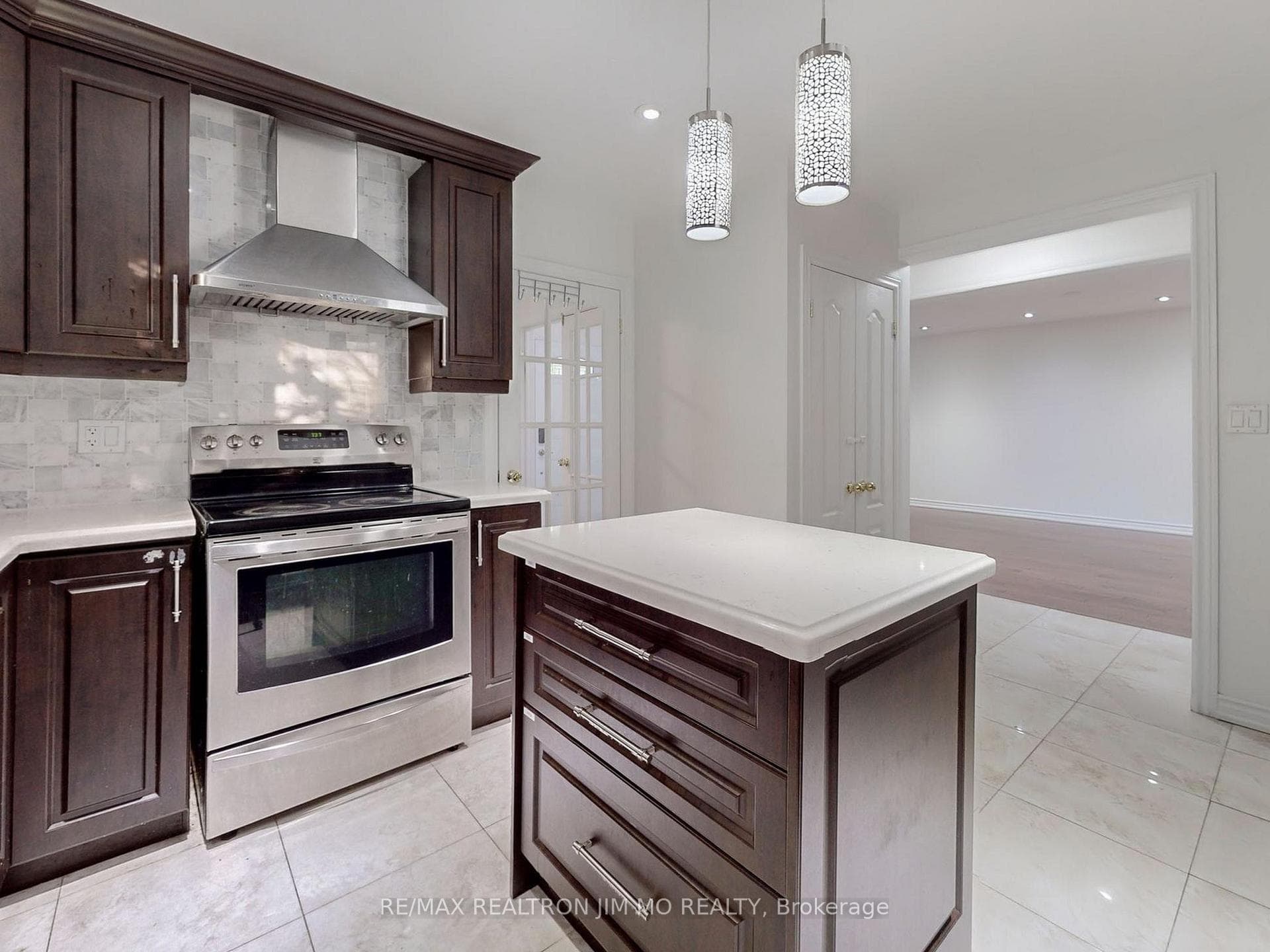 40 Gladiator Road Unit Main photo 11