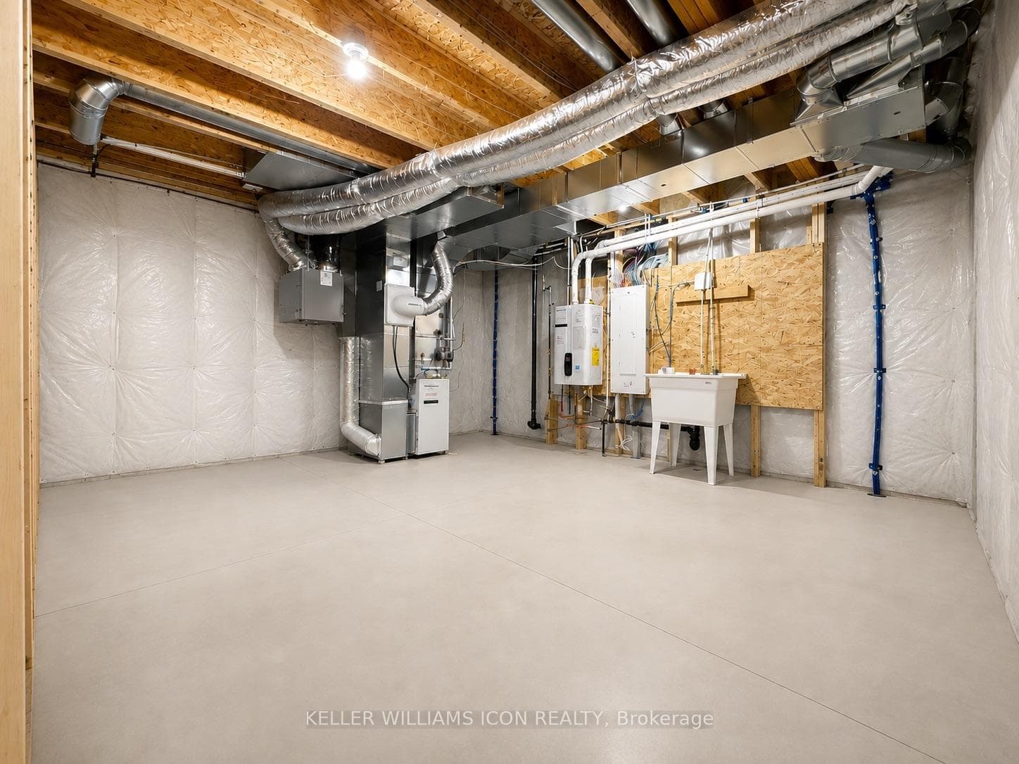 349 Clearpath Private photo 20