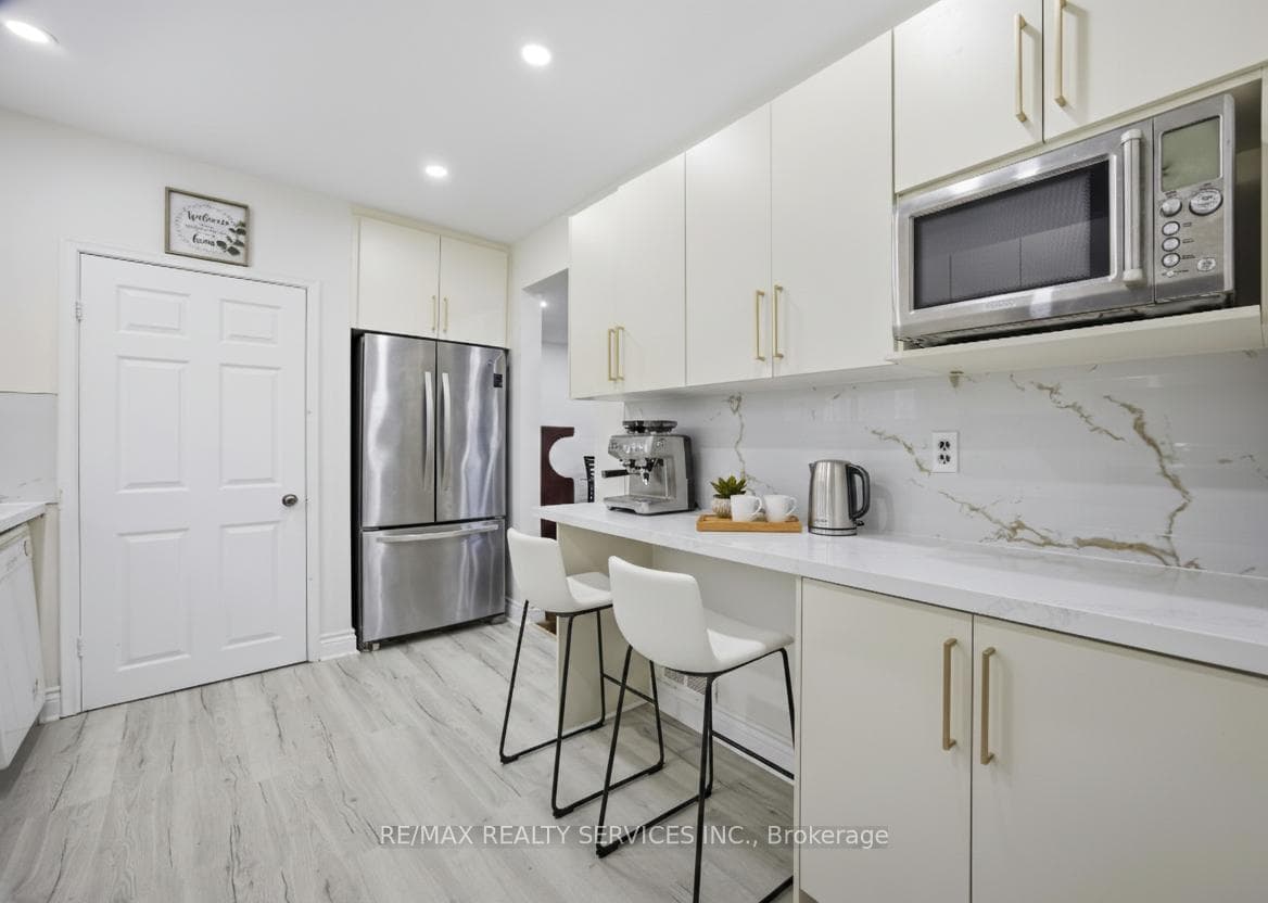21 Radwinter Drive photo 9