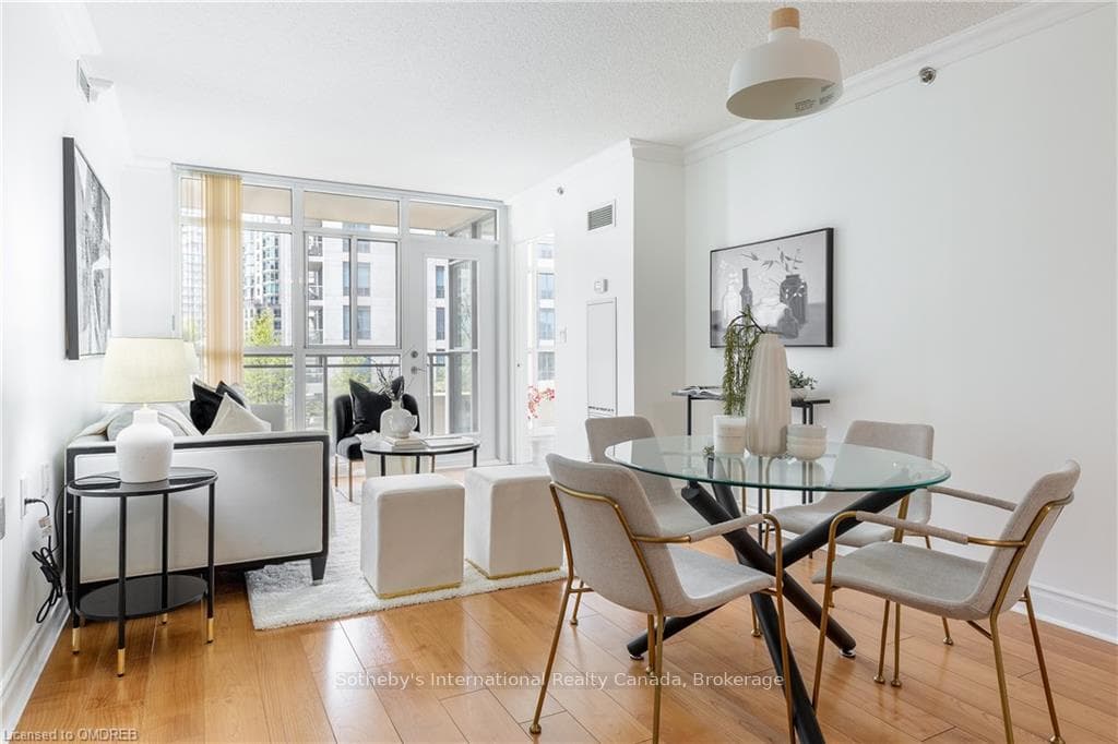 3 MARINE PARADE Drive Unit 404 photo 2