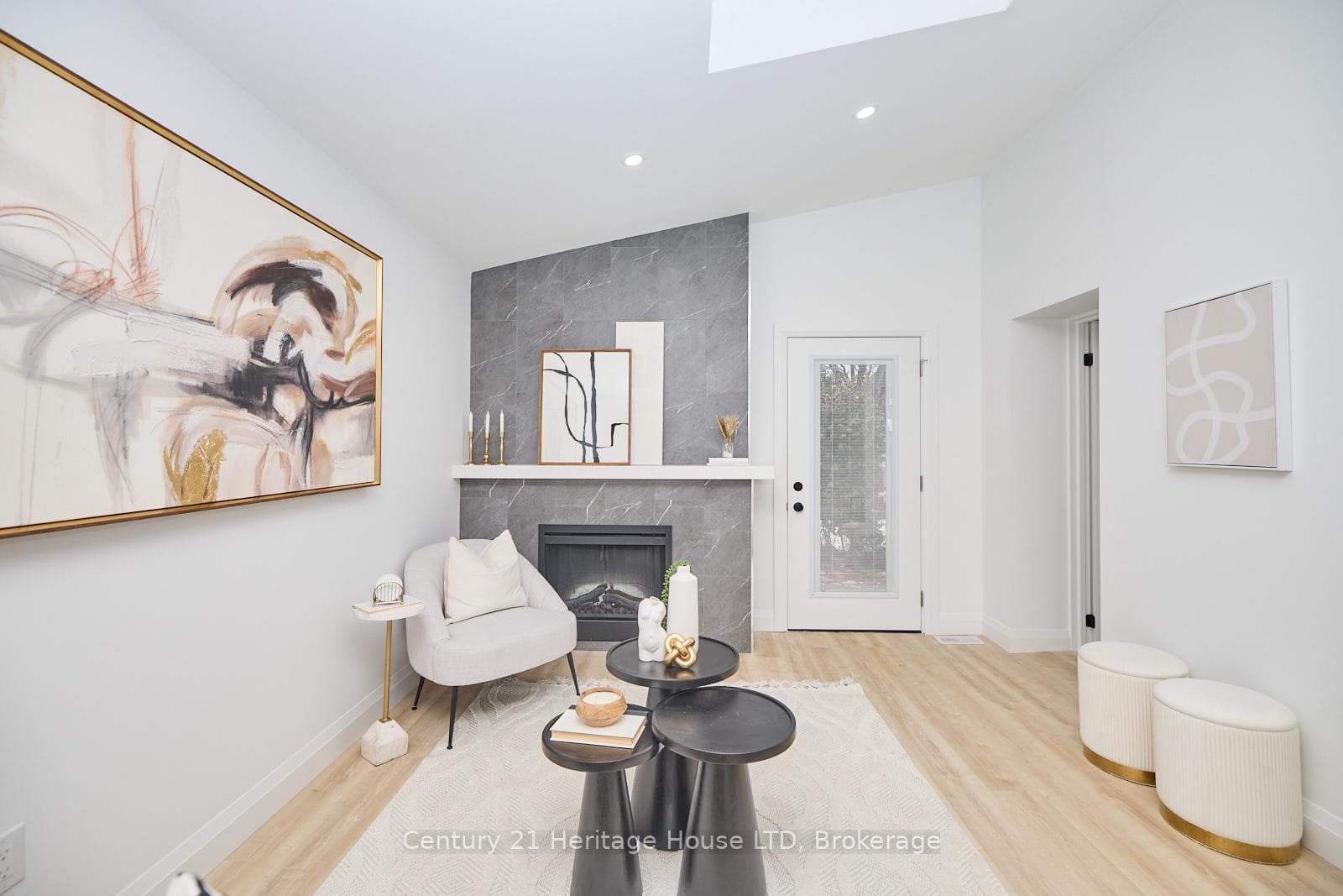 108 Borden Avenue photo 9